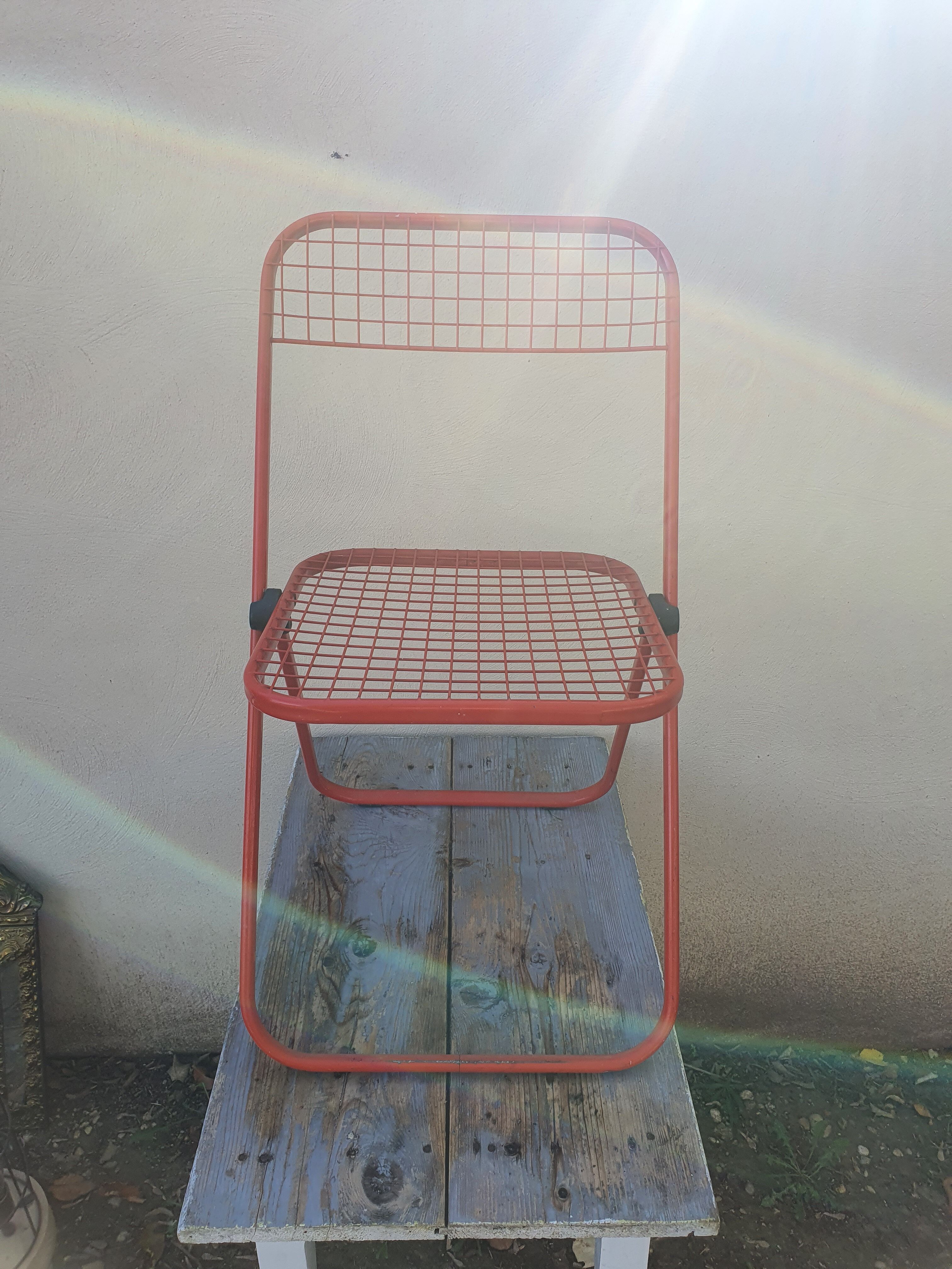 Red mesh folding chair Taulin 80s