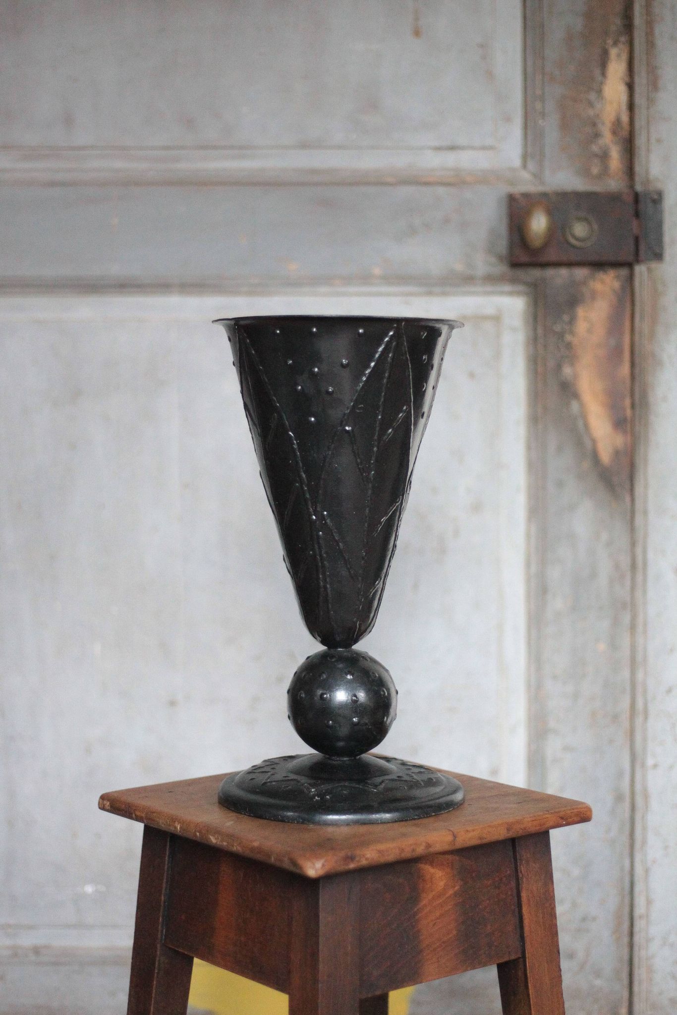 Vase unique fait par artisan ferronnier, vase vintage, collection