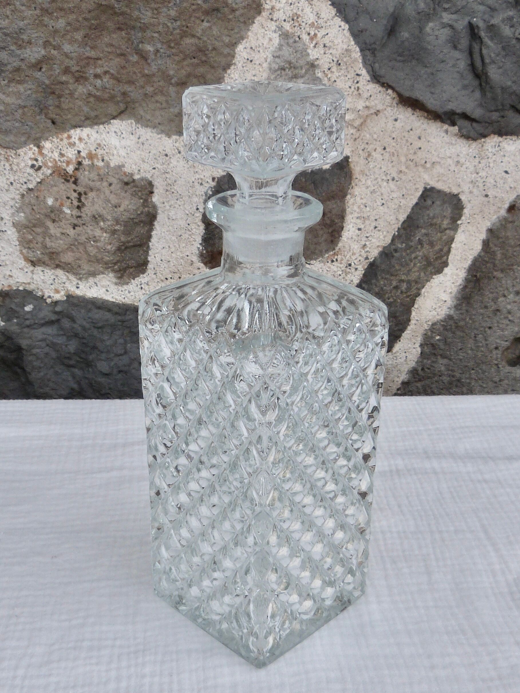 Glass whisky decanter