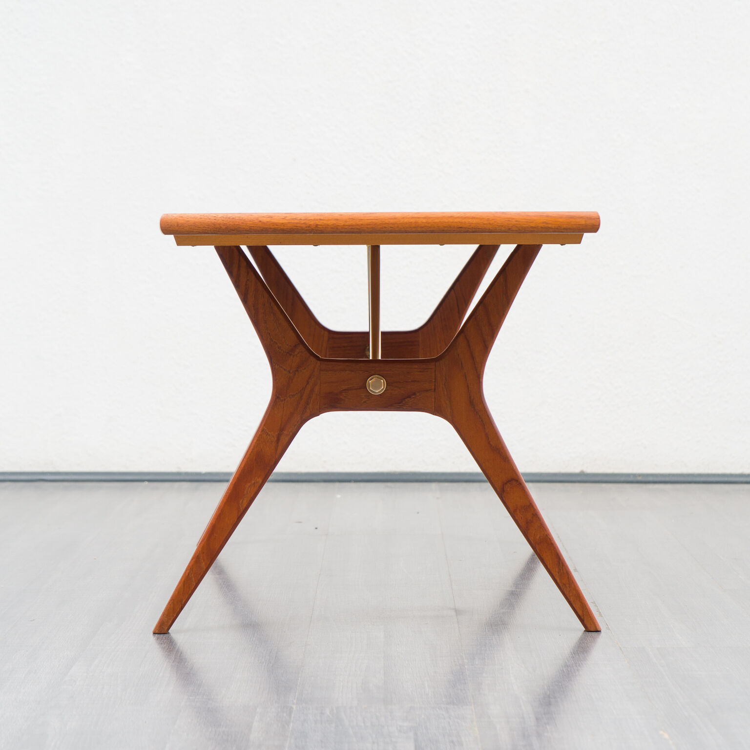 Table vintage en teck, pieds ciseaux