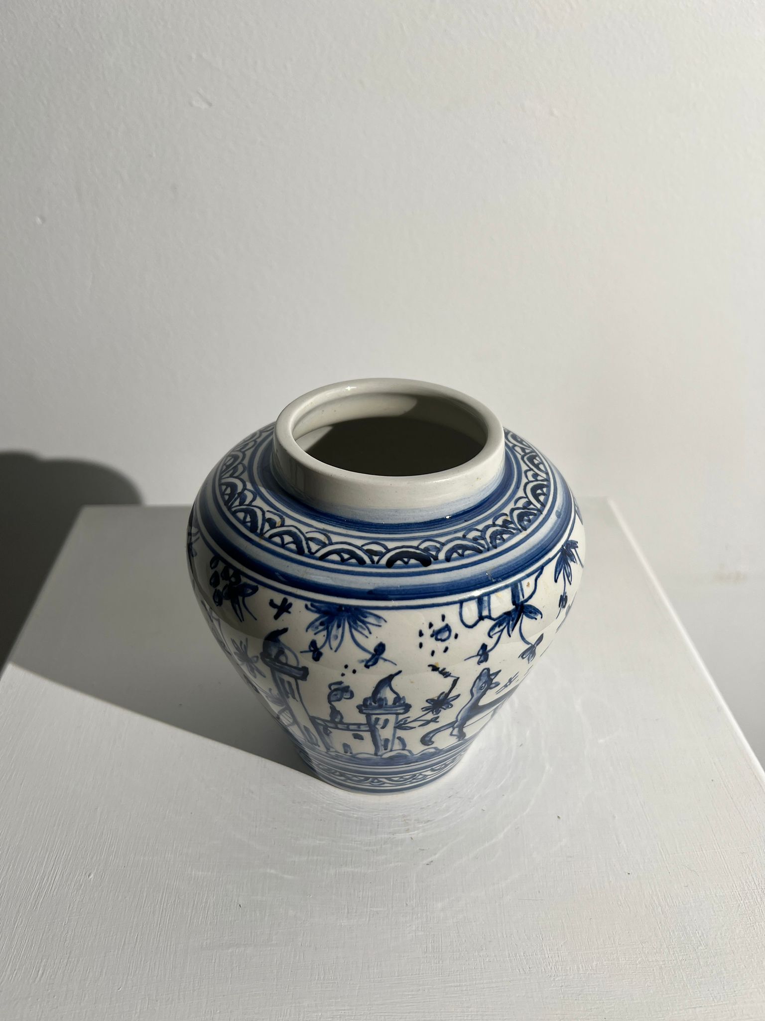 Blue and white Portuguese handmade vase with stylized pastoral pattern H:12,5cm