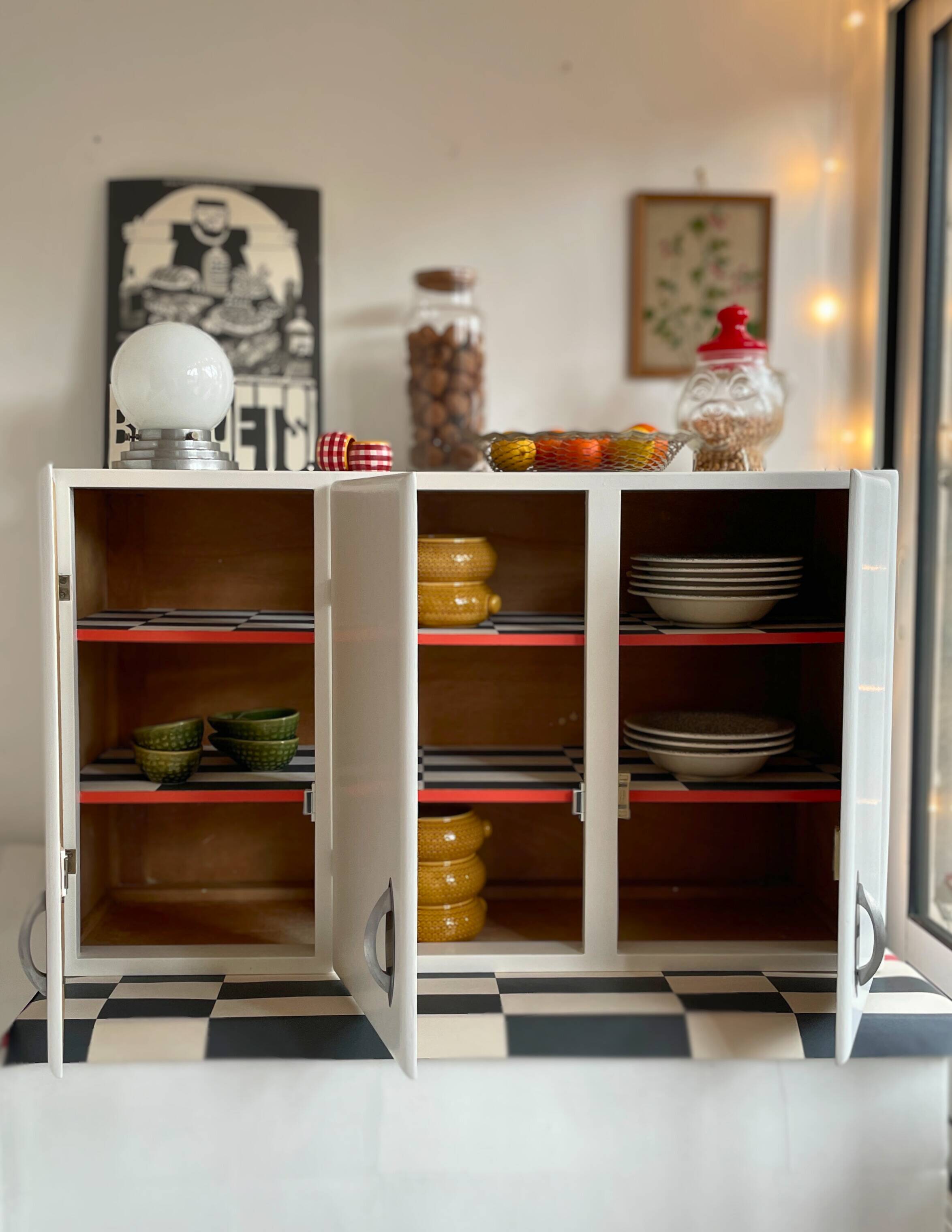 Mado style storage unit