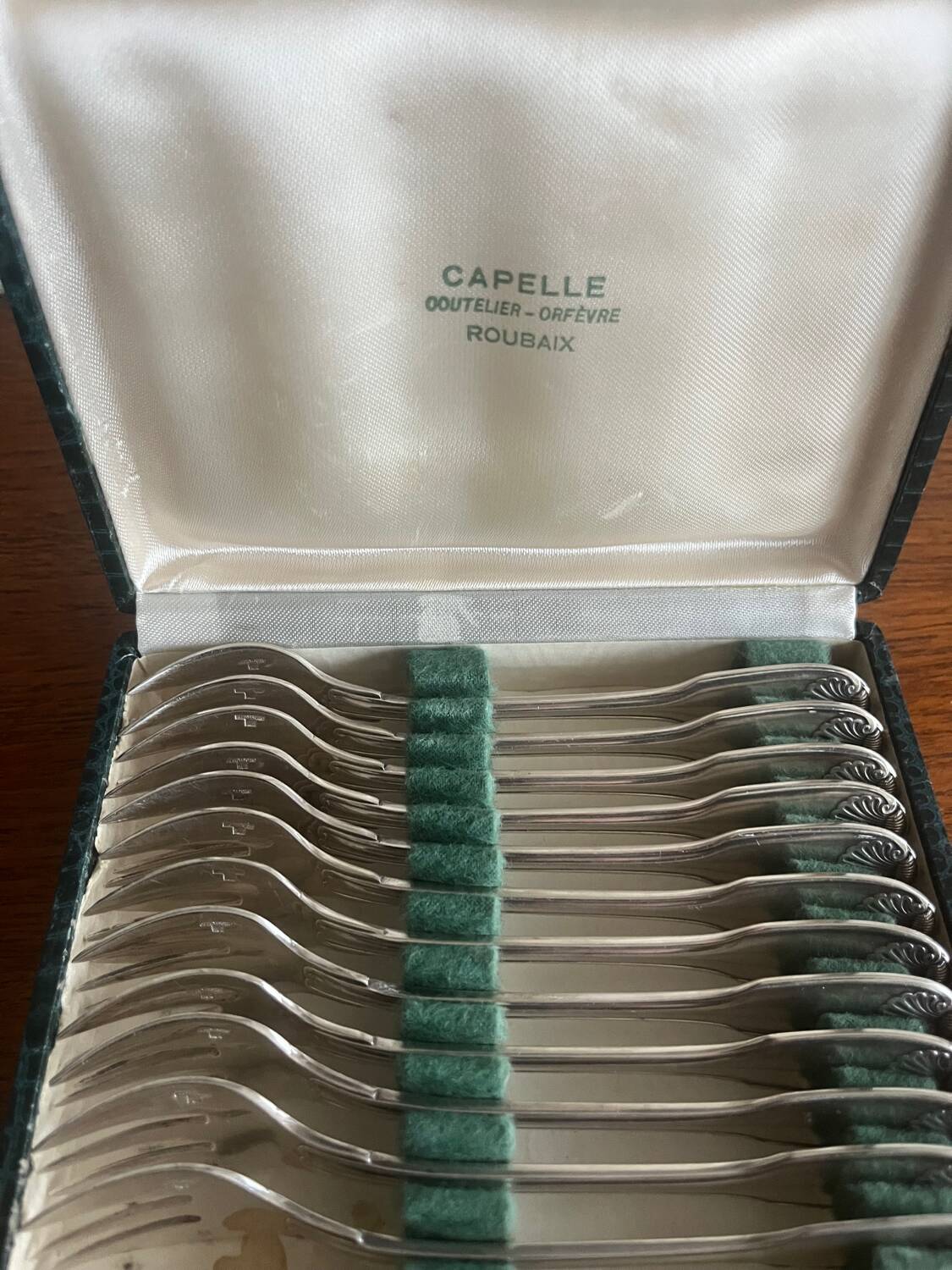 8 Silver-Plated Oyster Forks Shell Pattern Christofle