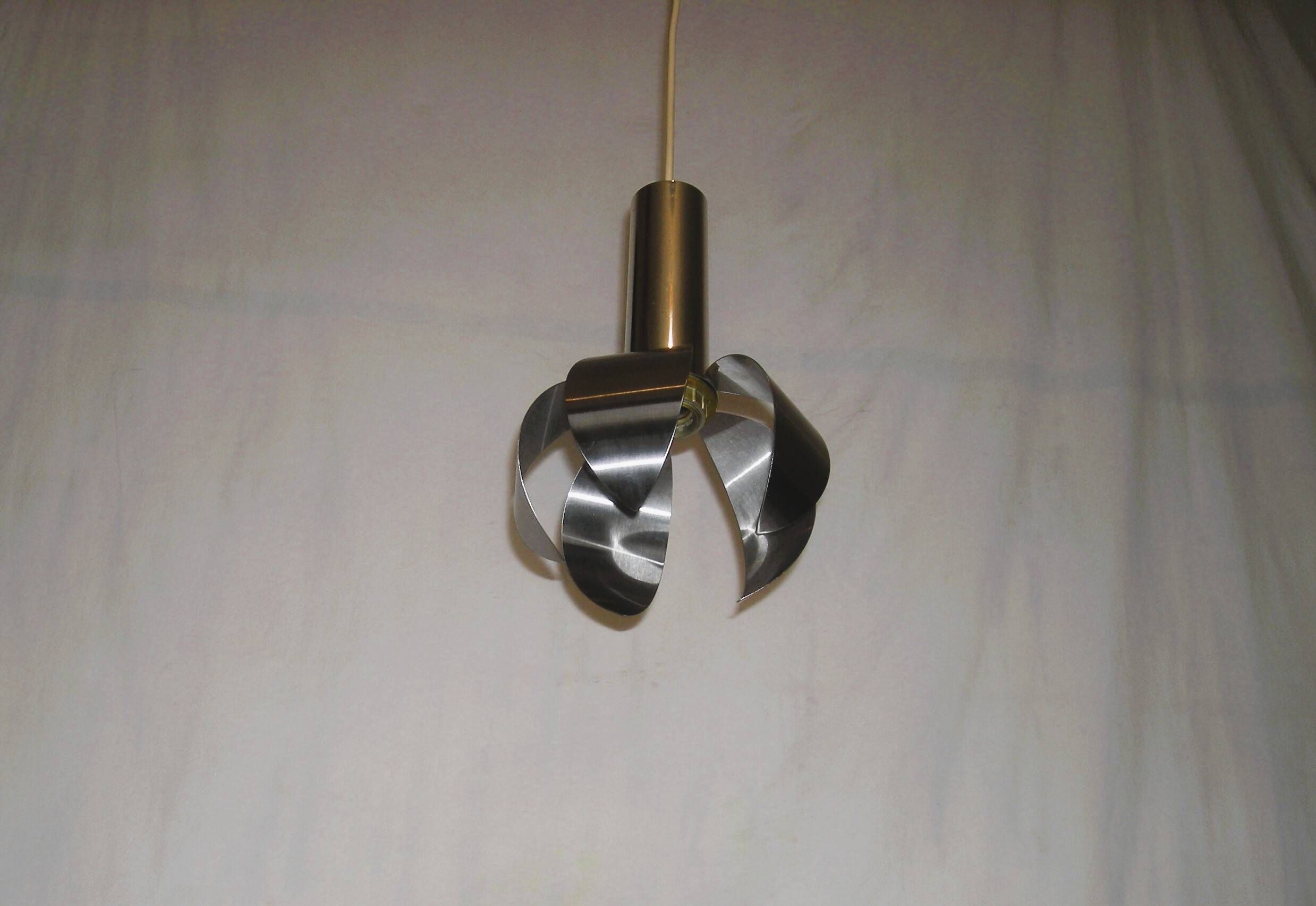 1970s floral suspension