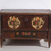 Central European wedding chest in polychrome pine with floral cartouches – Tyrol, circa 1890