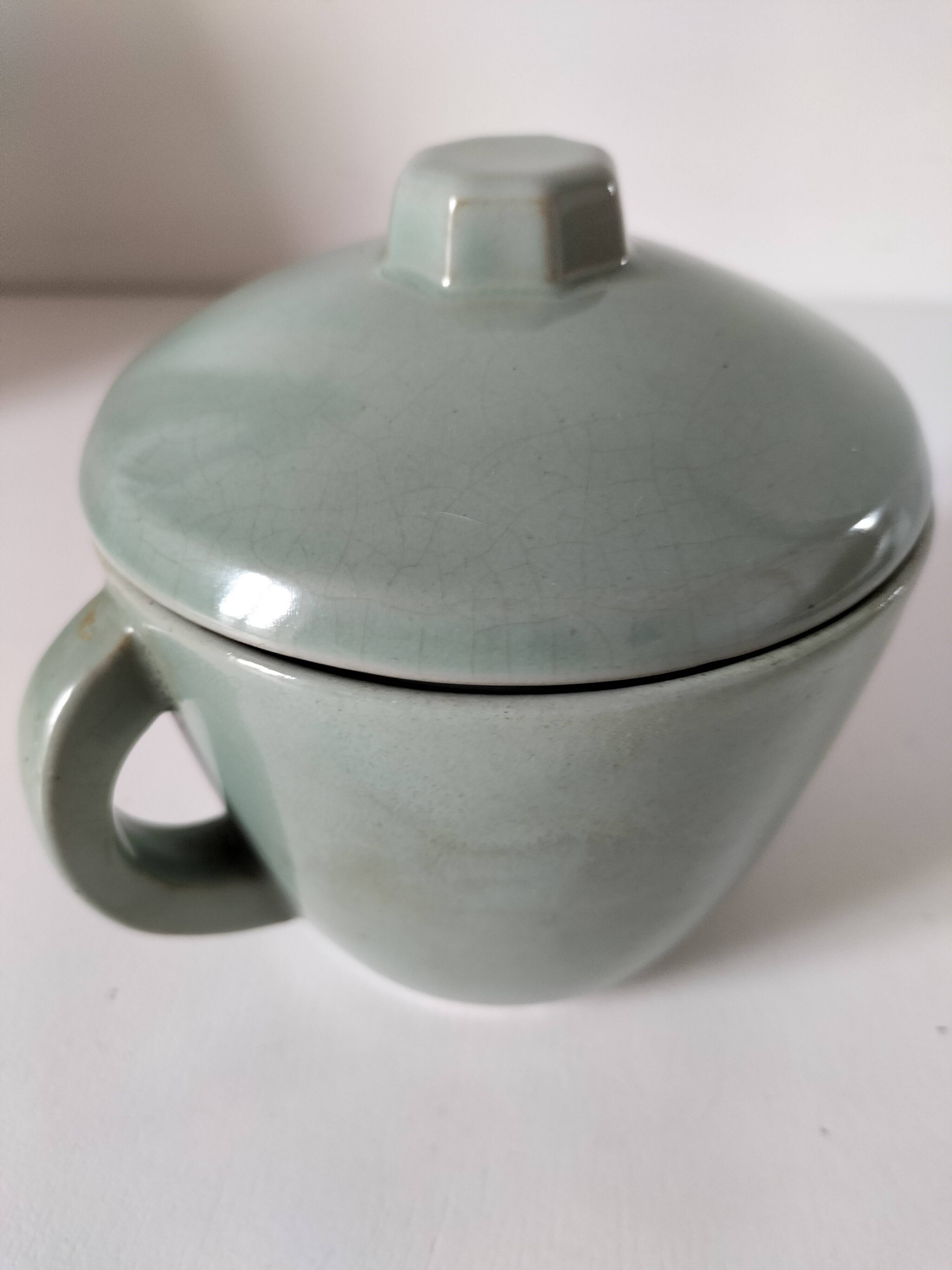 Covered sugar bowl in celadon ceramic – modernist lines