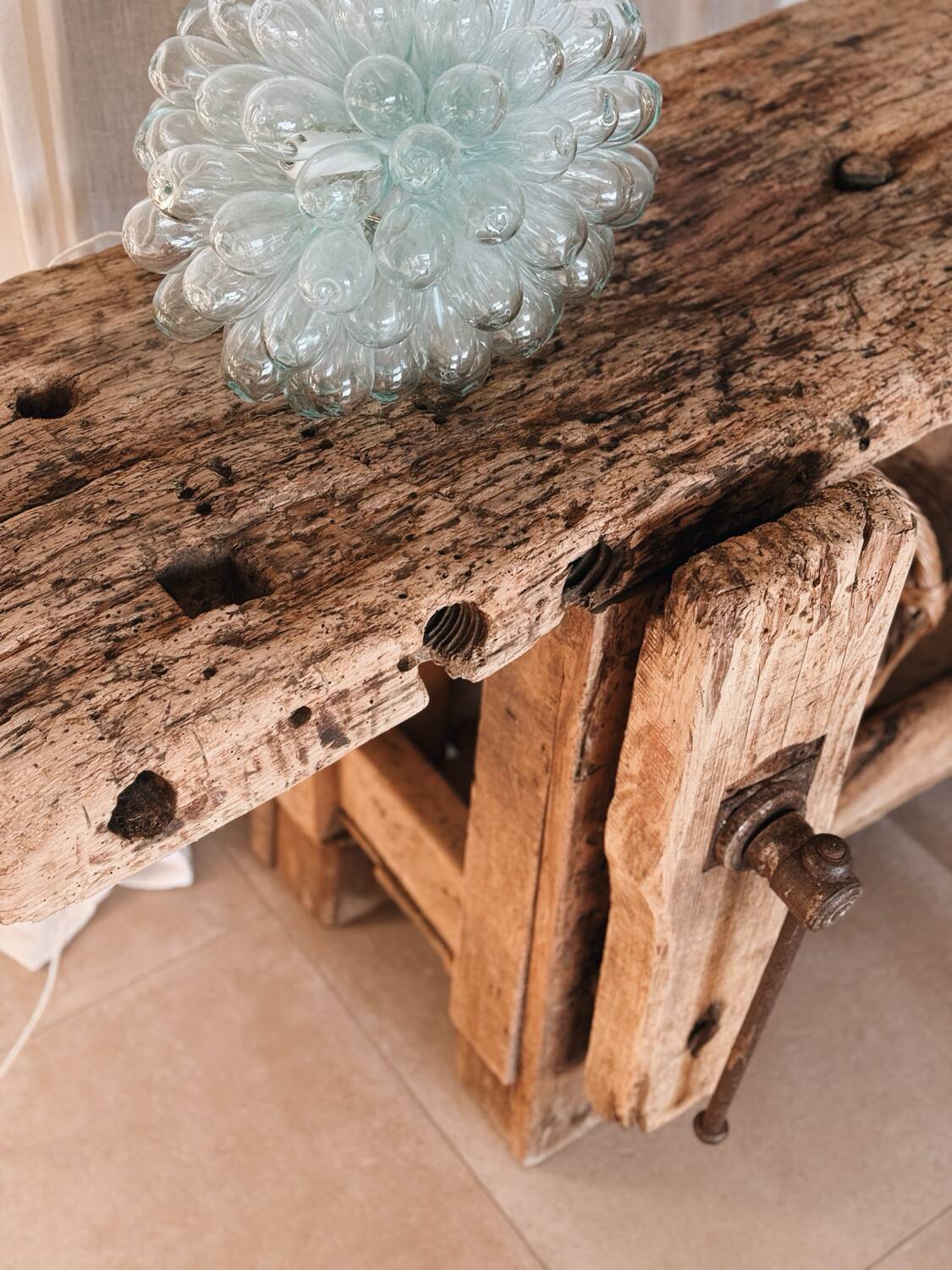 Solid wood carpenter's workbench