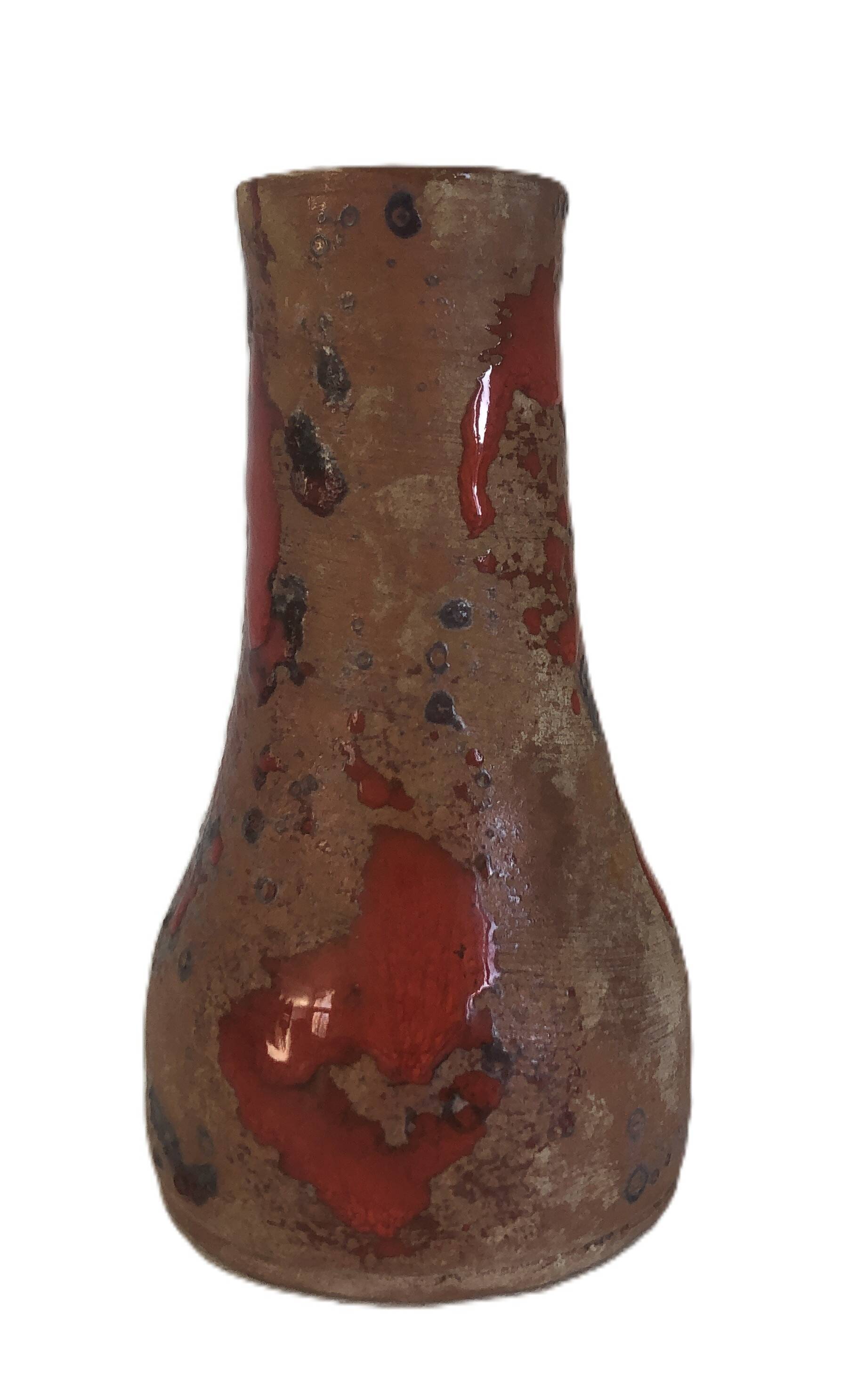 Brutalist vase with dripping decoration