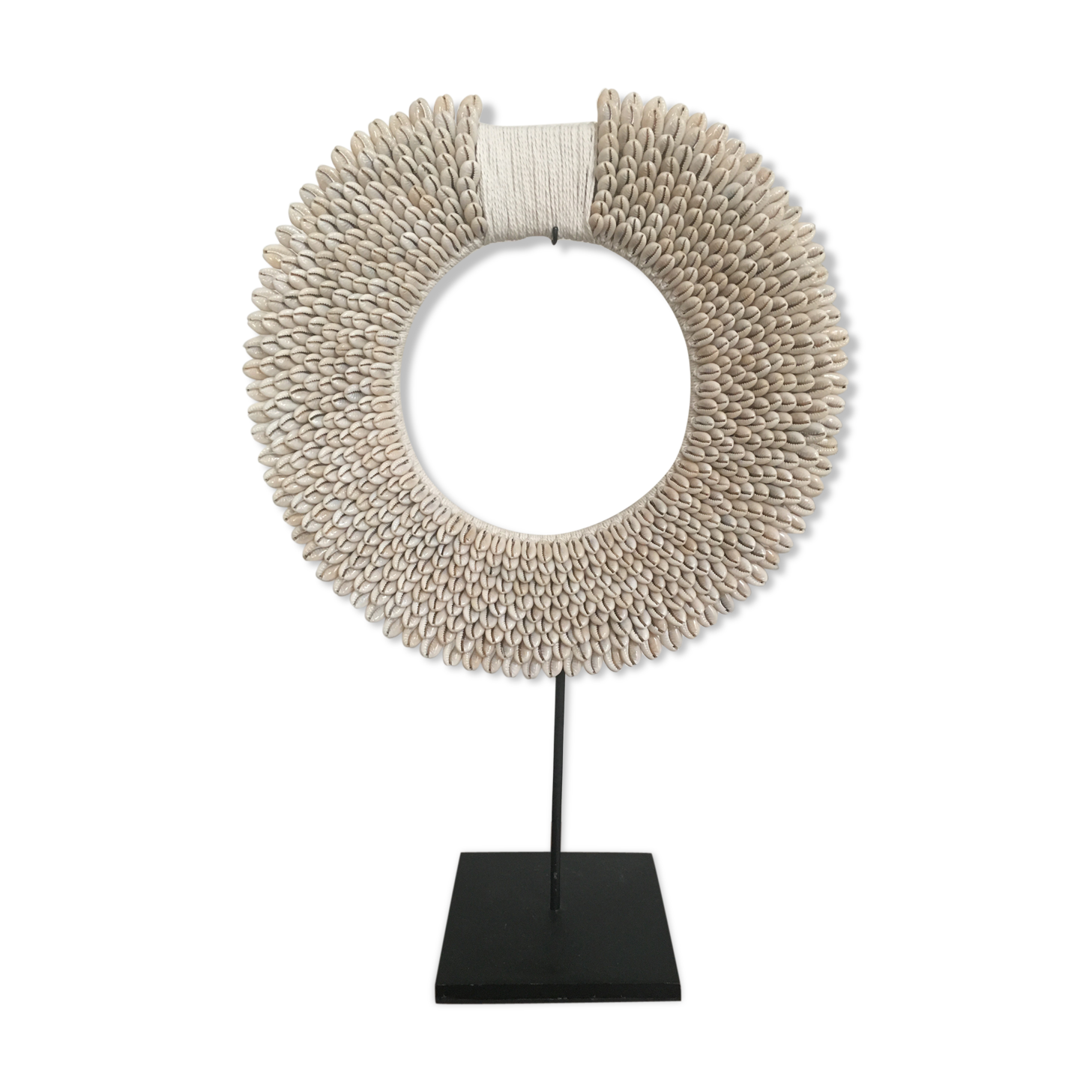 Sculpture tribal necklace Papou in shells