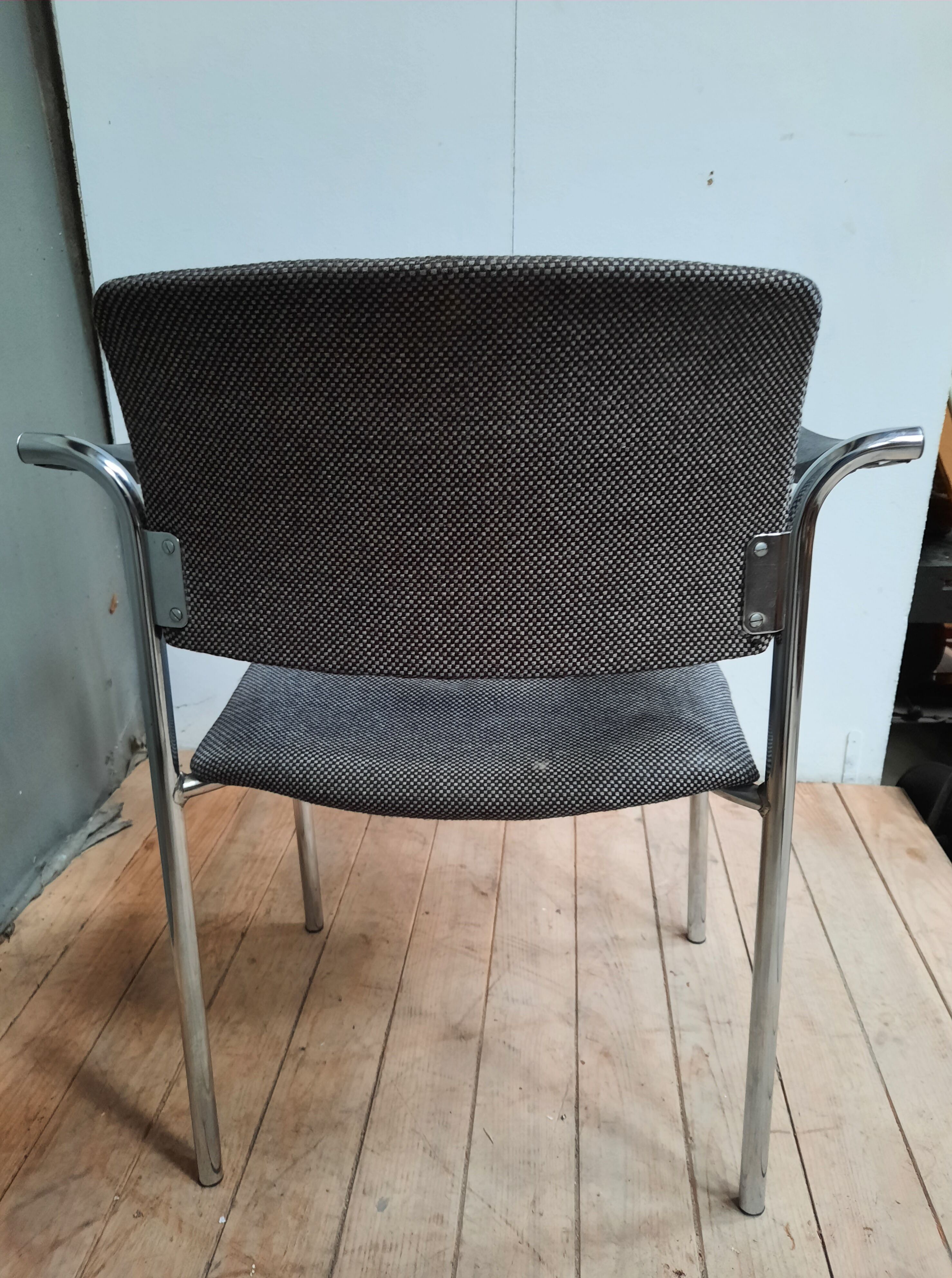 Suite of 4 contemporary armchairs in chrome-plated metal