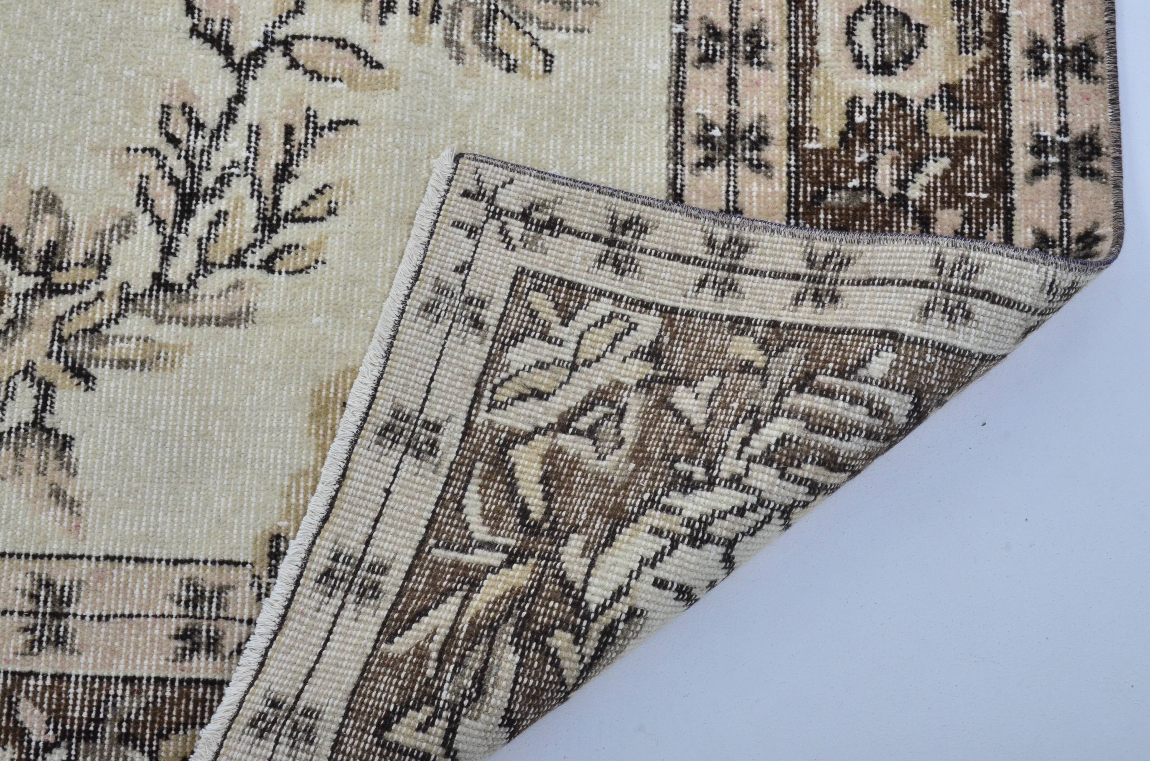 Tapis en laine Oushak SKU 3553