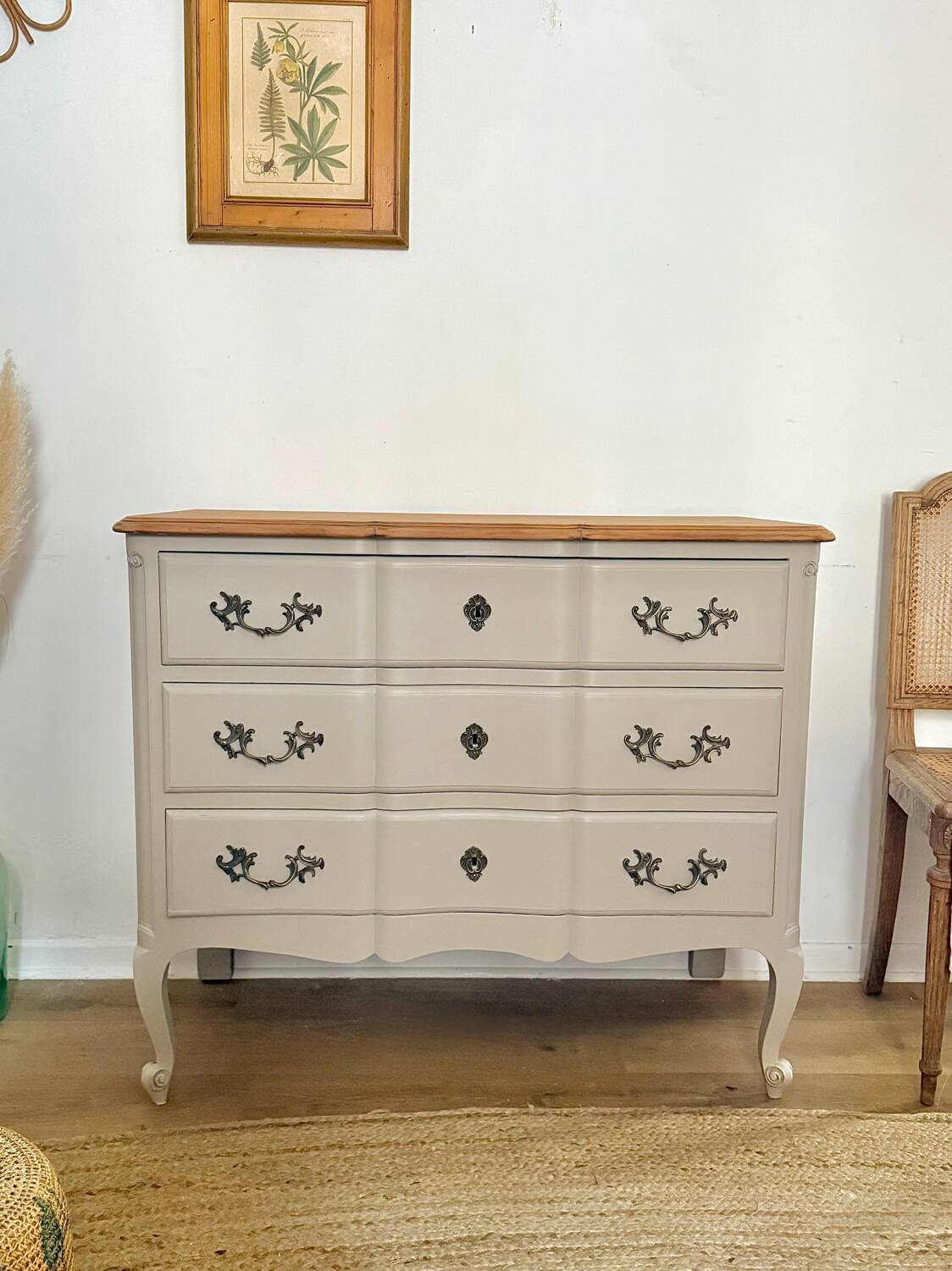 Antique chest of drawers