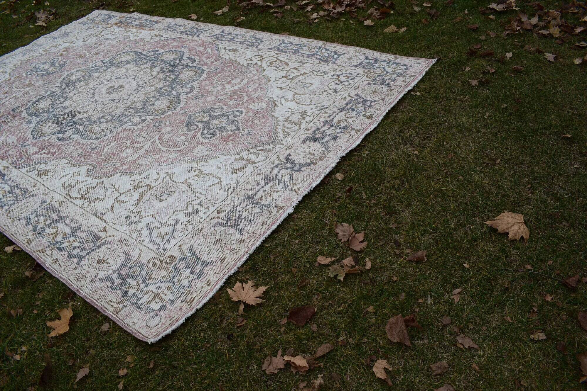Vintage Turkish Oushak rug 210x320 cm