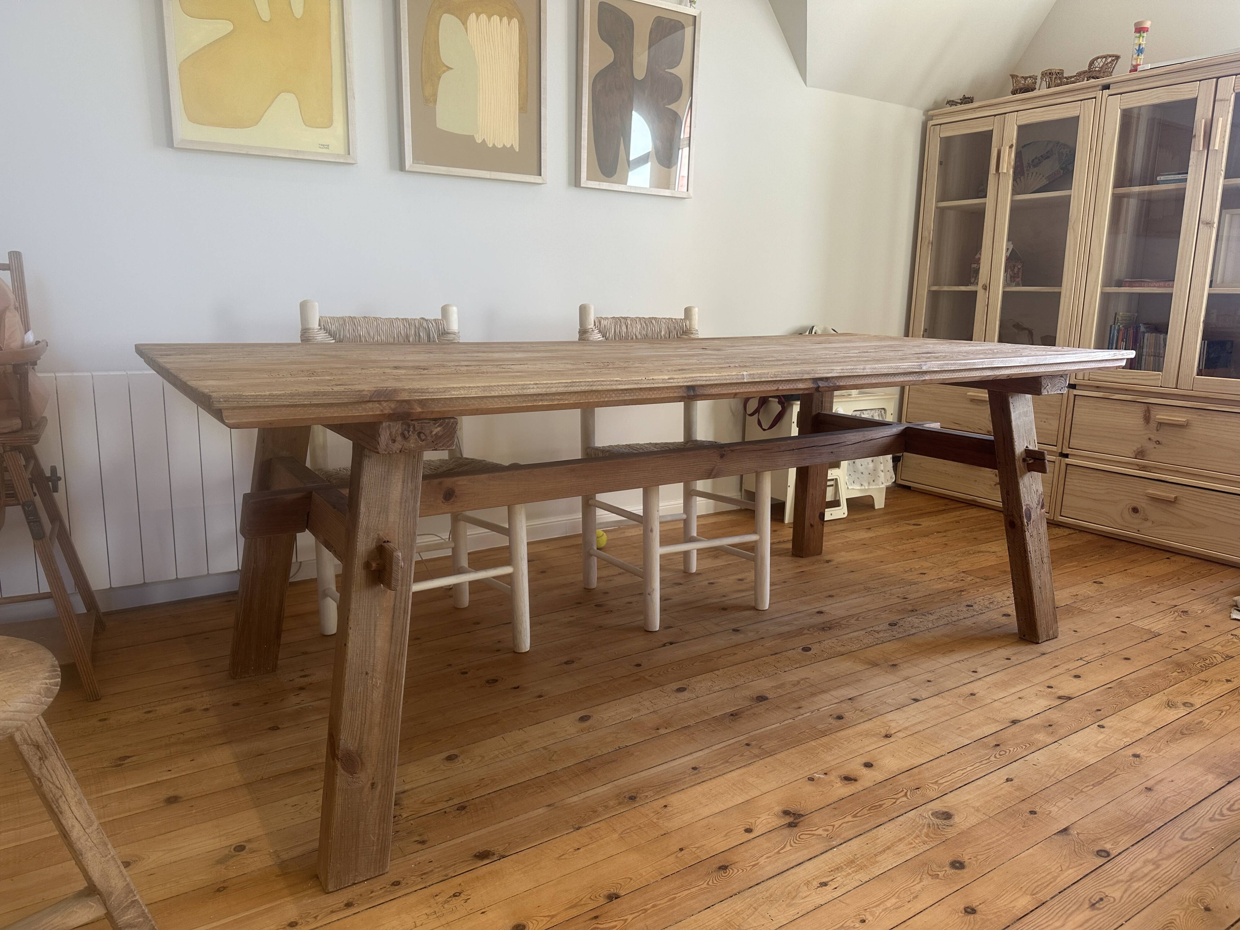 Dining table in natural wood, 220 x 100 x 77 cm, recycled pine.