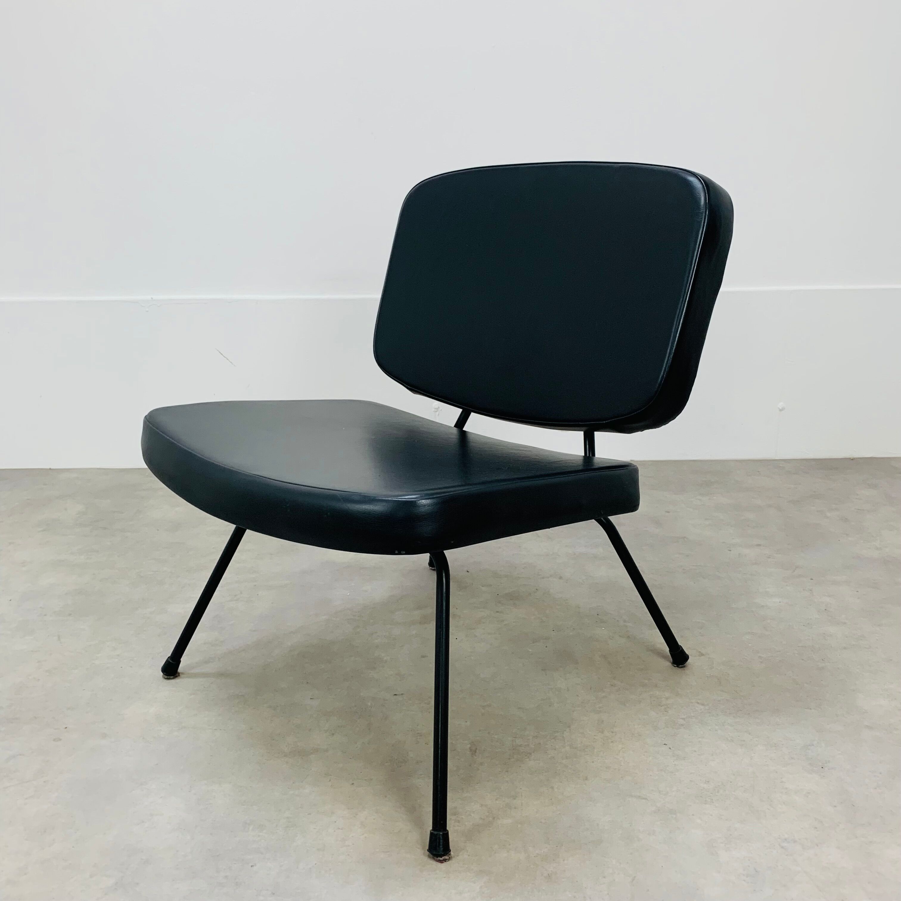 Chauffeuse CM190 Pierre Paulin pour Thonet
