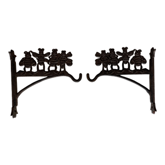 2 Supports for plant suspensions