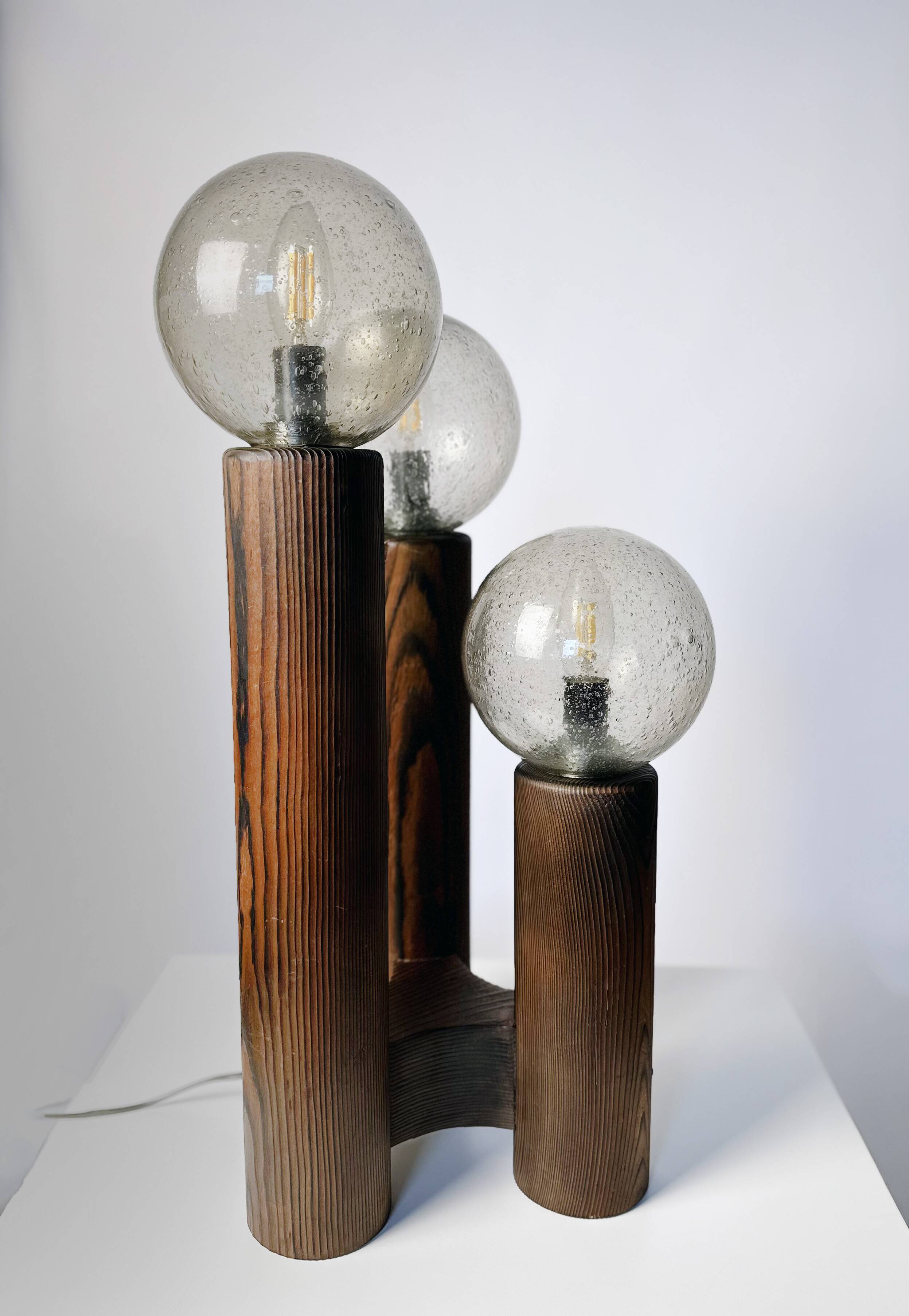 Vintage 'Model 19' Temde Leuchten table lamp in wood and hand blown glass