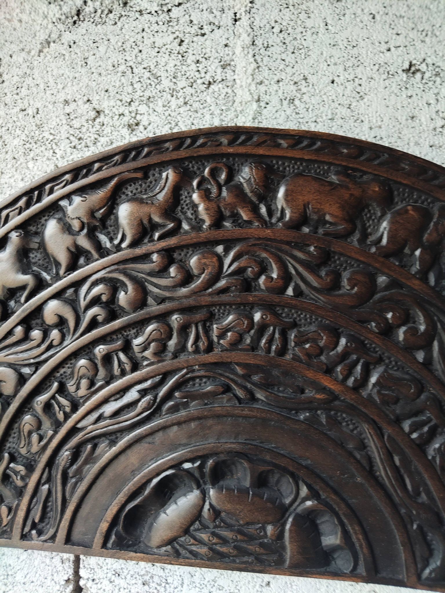 Carved wooden fronton mural – Asian craftsmanship