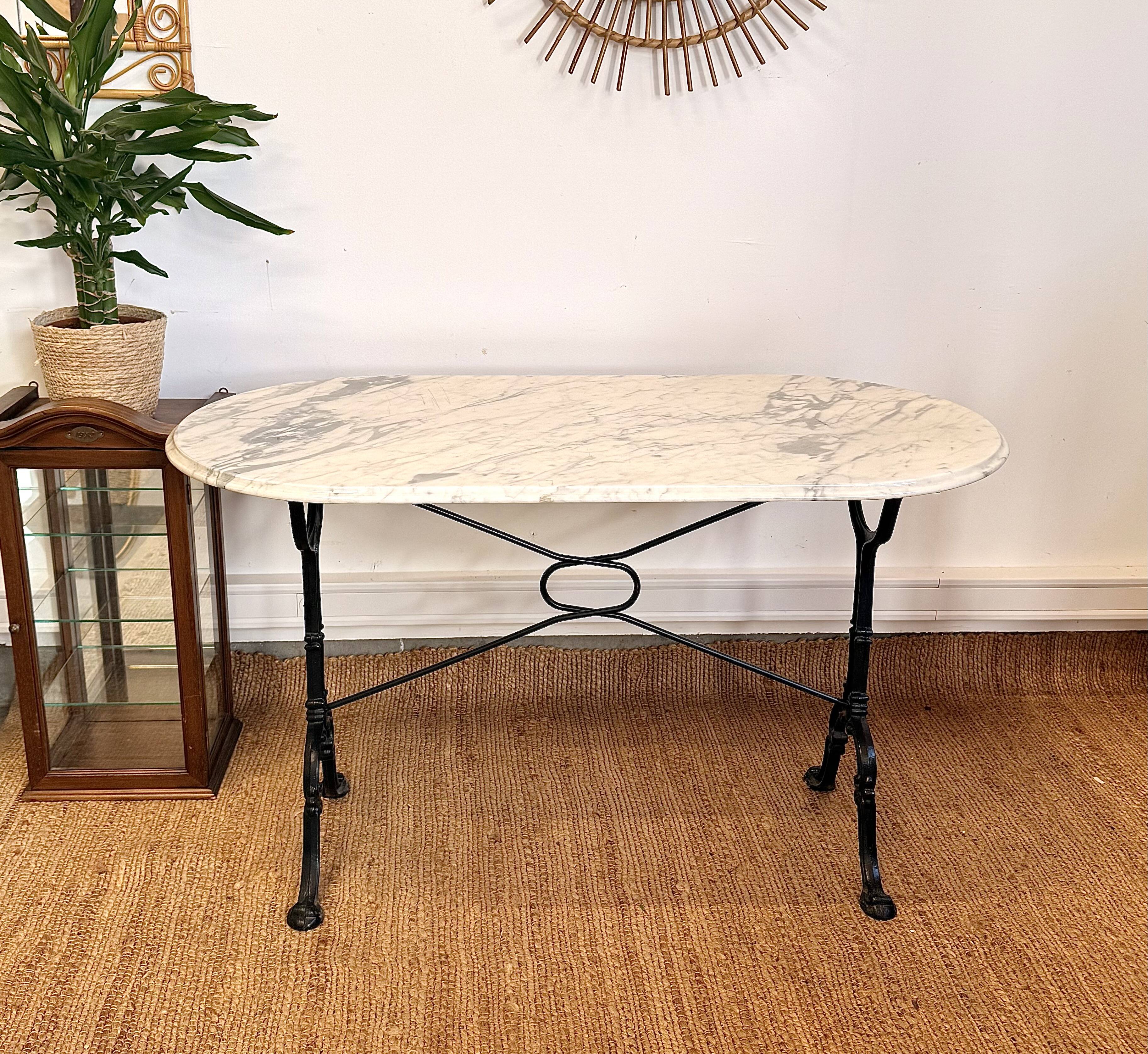 Table bistrot italienne en marbre et fonte