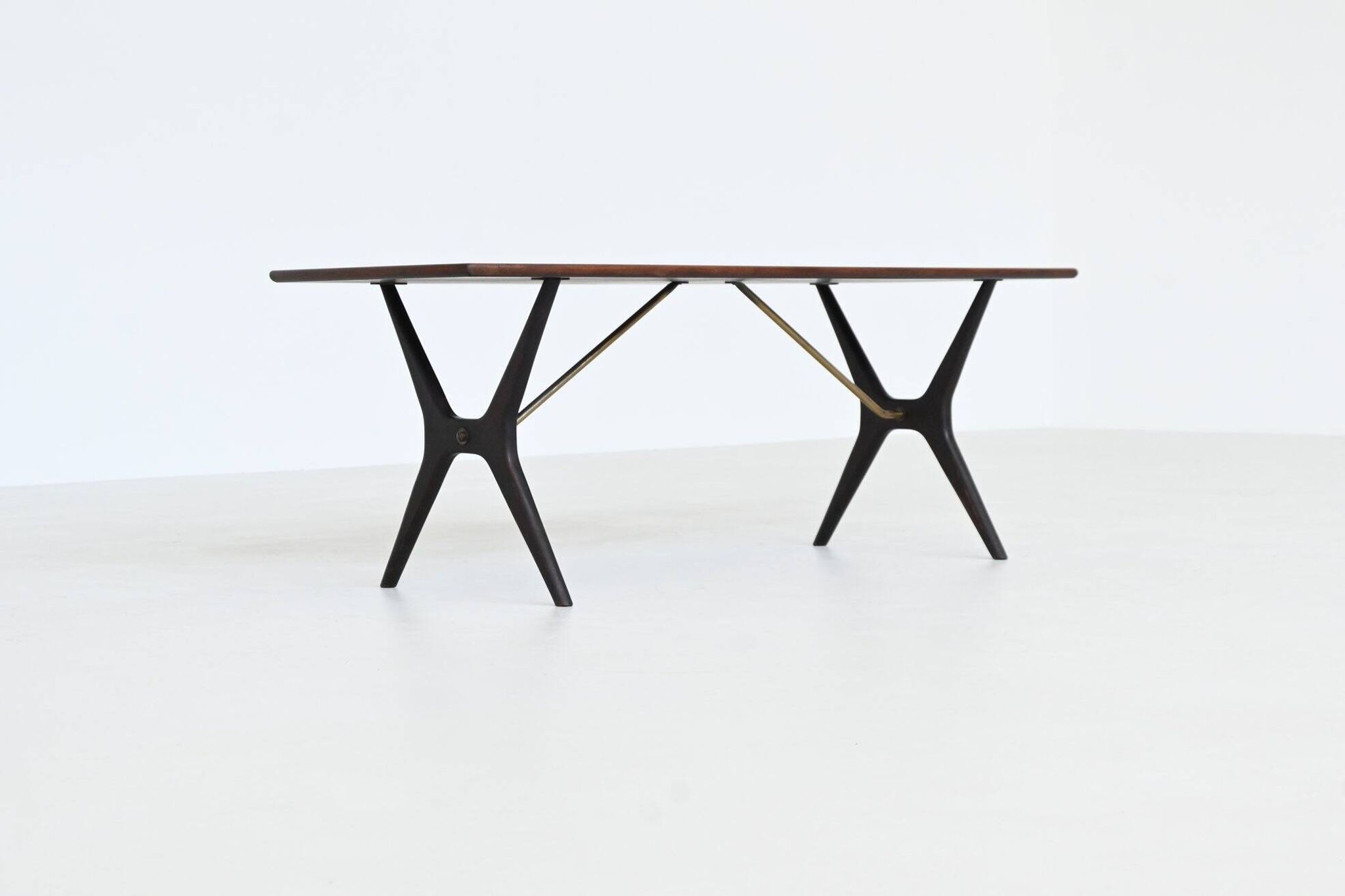 Table basse sculpturale Karl Ekselius en palissandre JOC Suède 1960