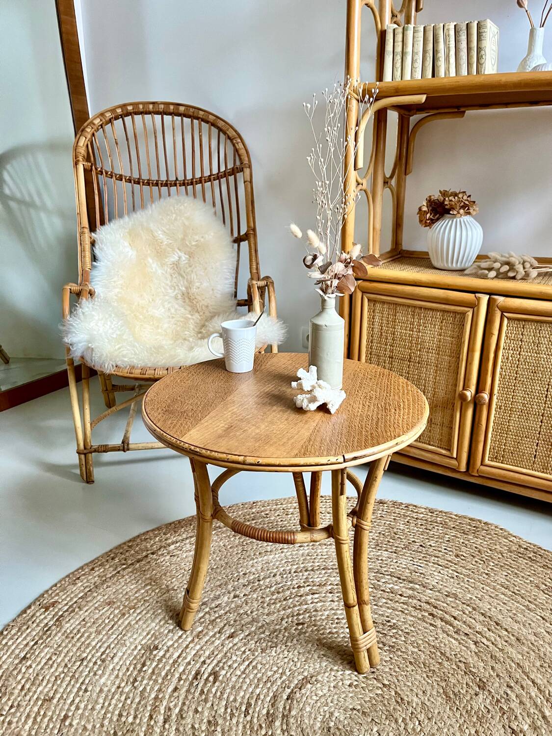Tripod coffee table made of bamboo / rattan, 1960s - 70s