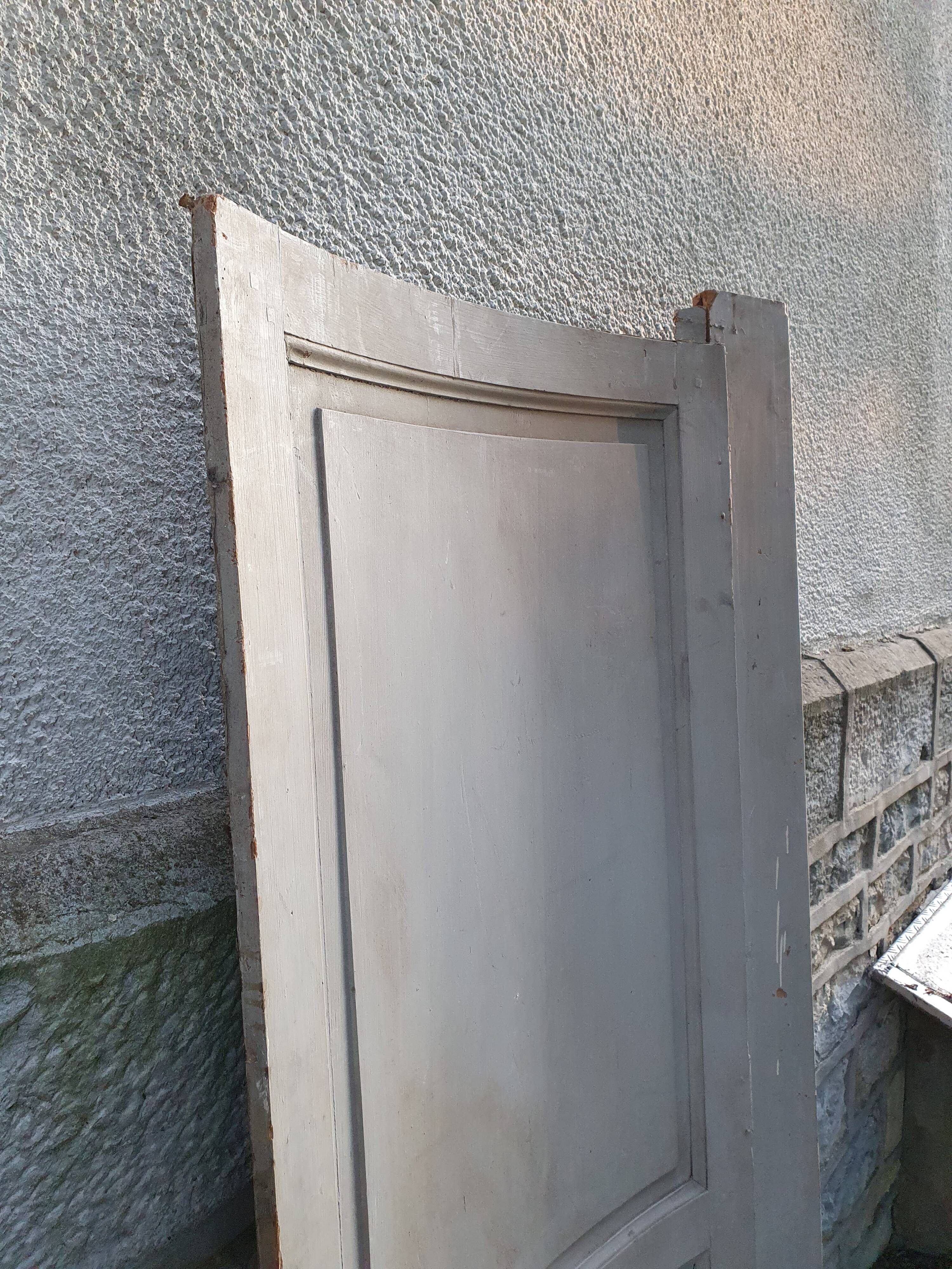 Old arched door period XIX th S