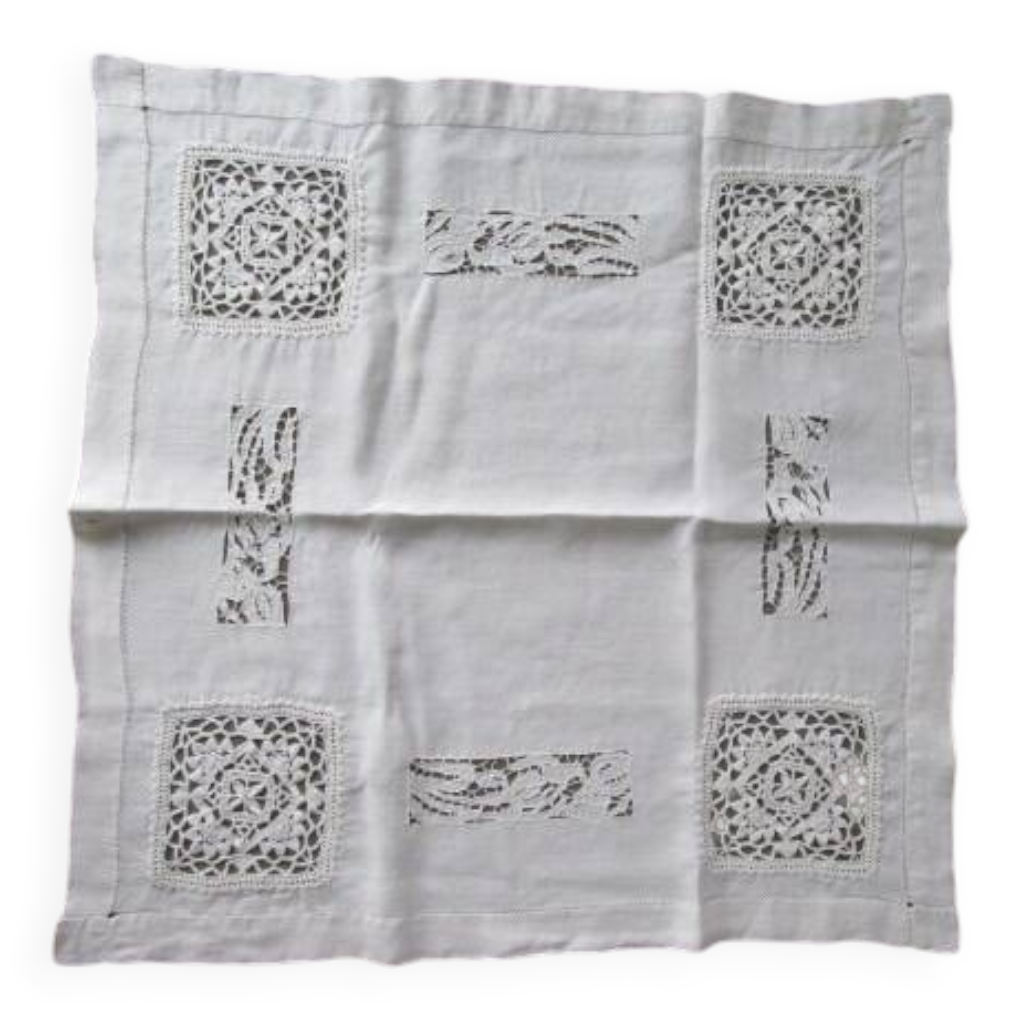 Nappe a thé ancienne brodée 78x78cm