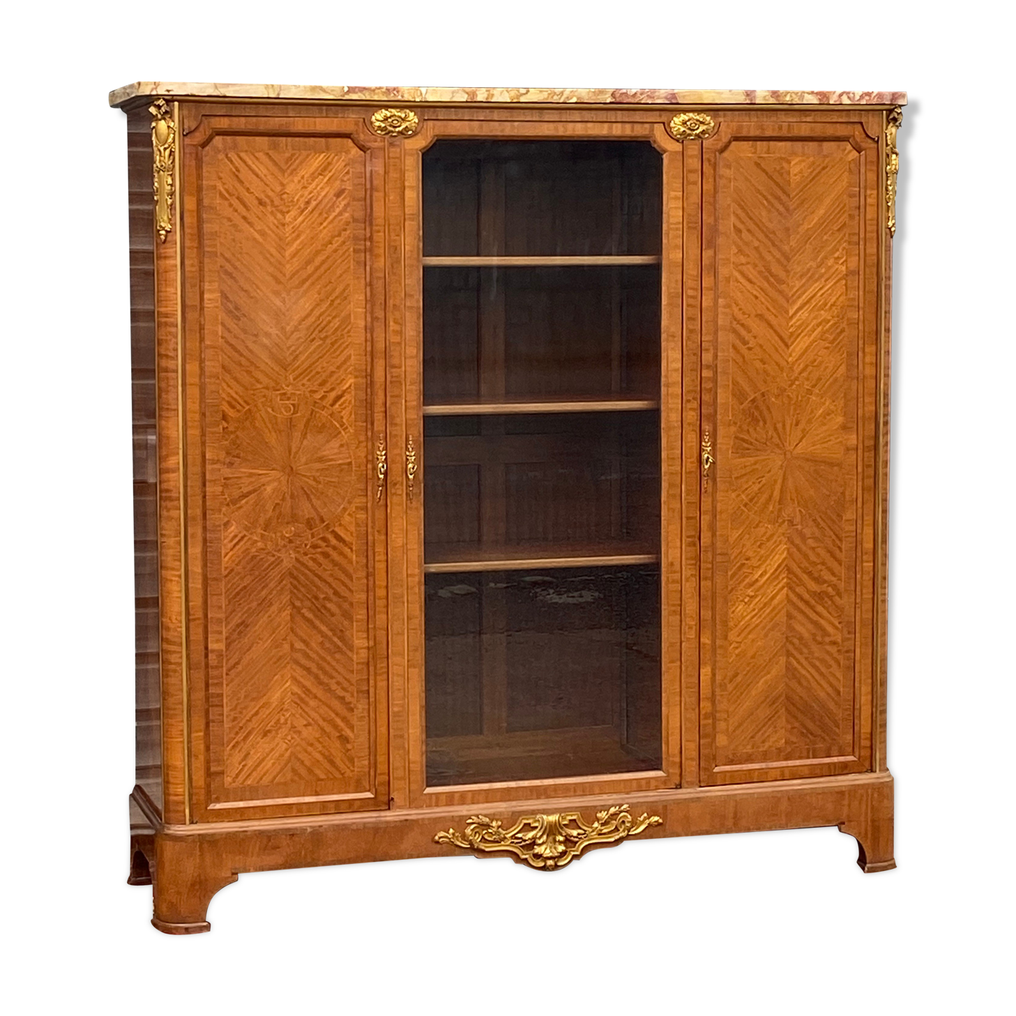 Glass bookcase in marquetry Maison Haentges Frères XIXth century