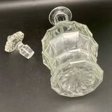 Carafe en verre à facettes