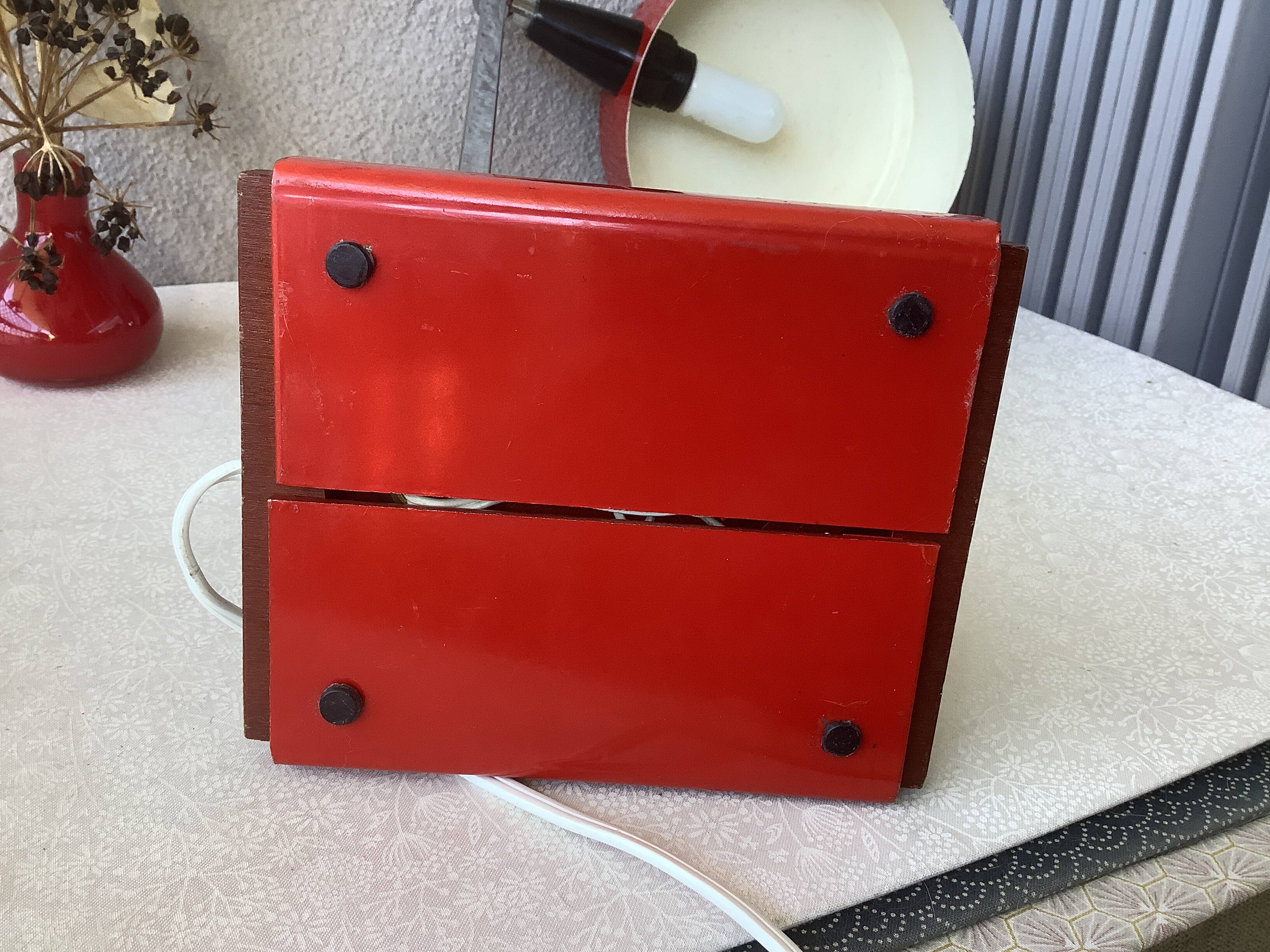 Lampe de bureau métal laqué rouge, Italie 50'