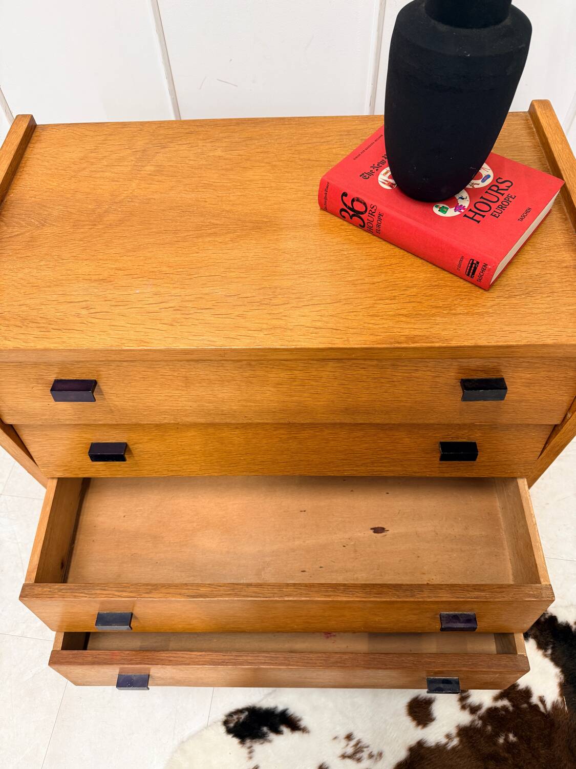 Vintage 1960s chest of drawers