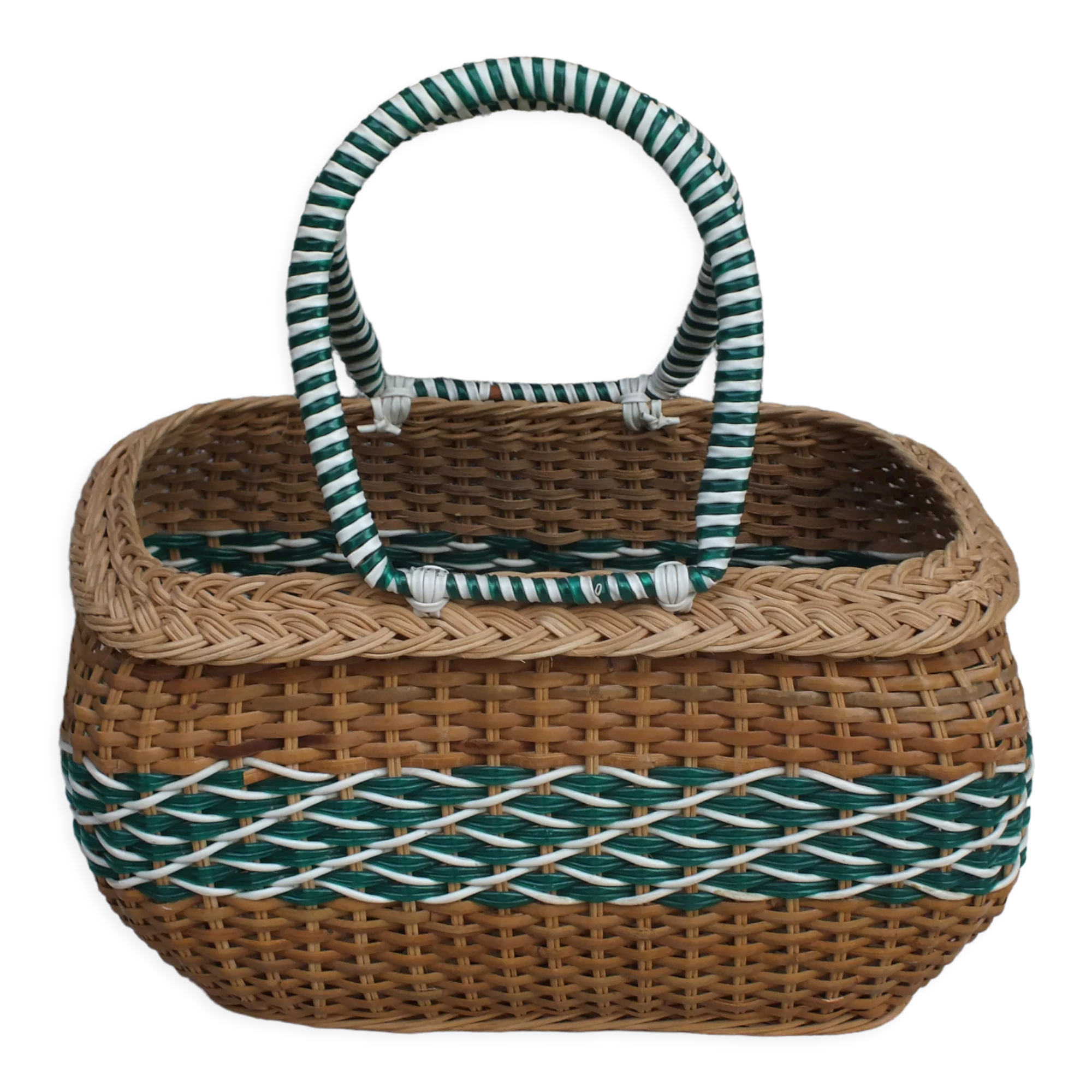 Woven wicker basket and scoubidou from the 50s
