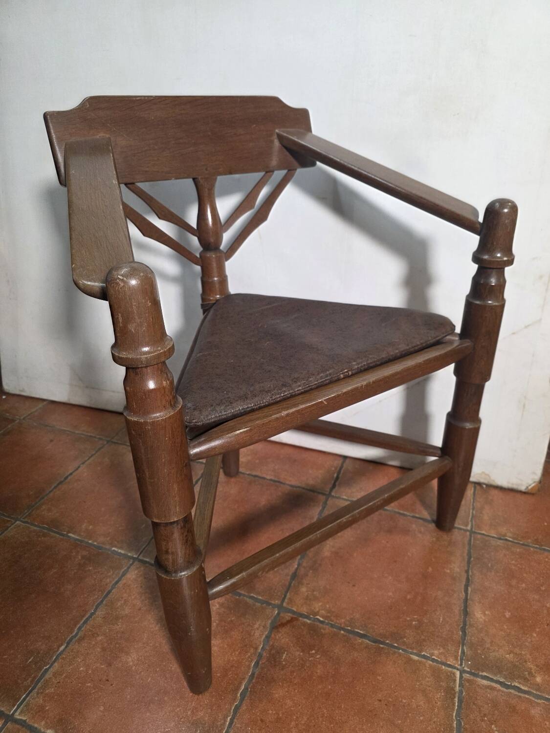 Corner tripod monk chair Munkstol Solid oak