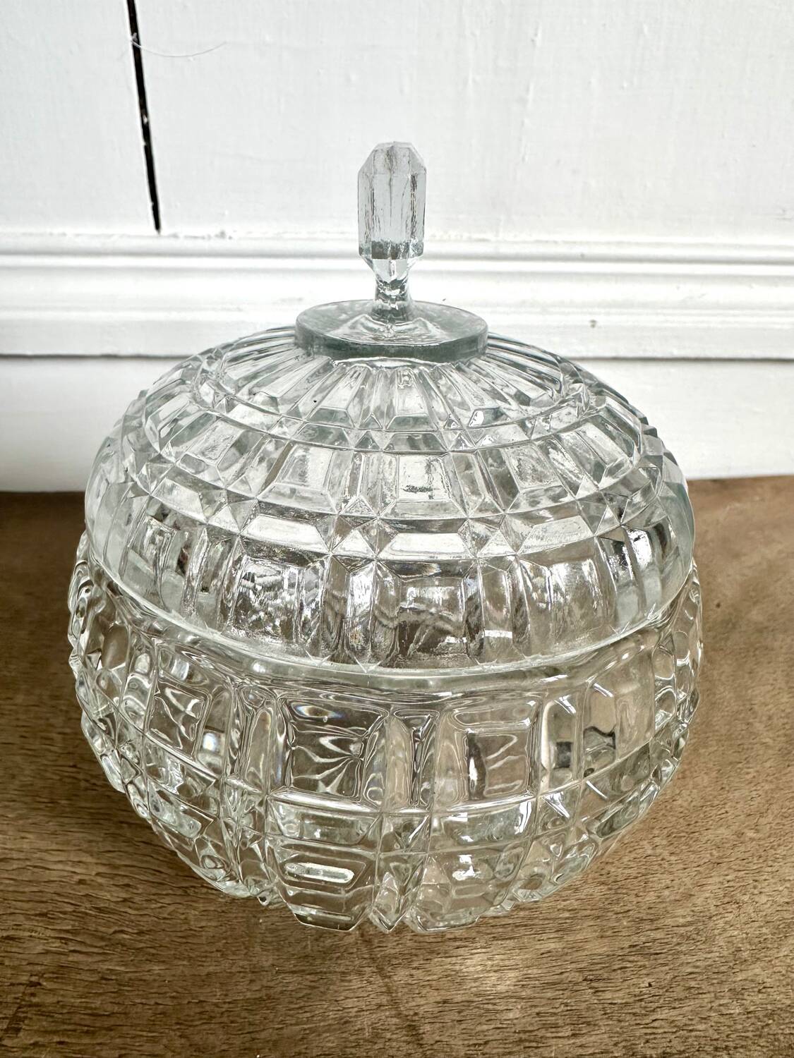 Former Portieux crystal sugar bowl