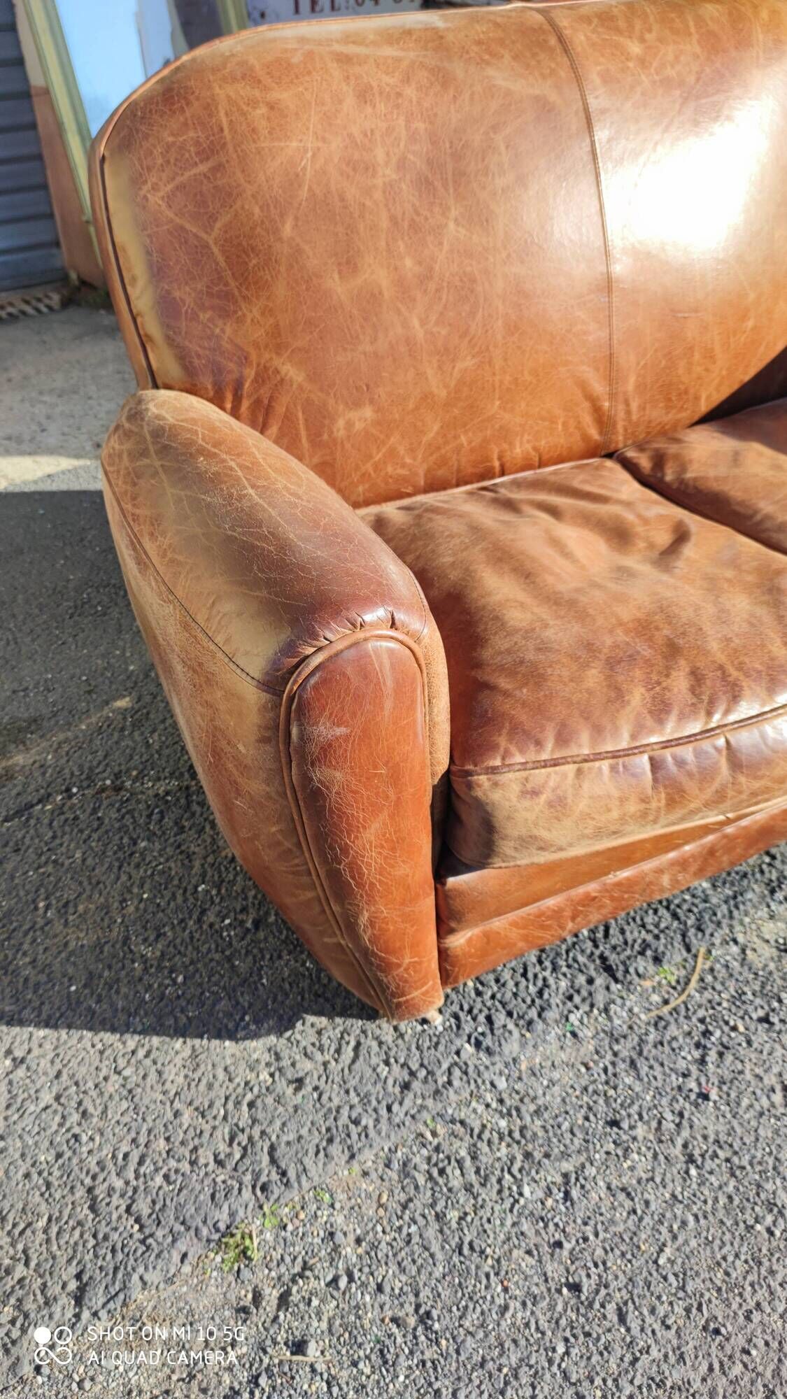 Club sofa 2 places in leather beautiful patina around 1980