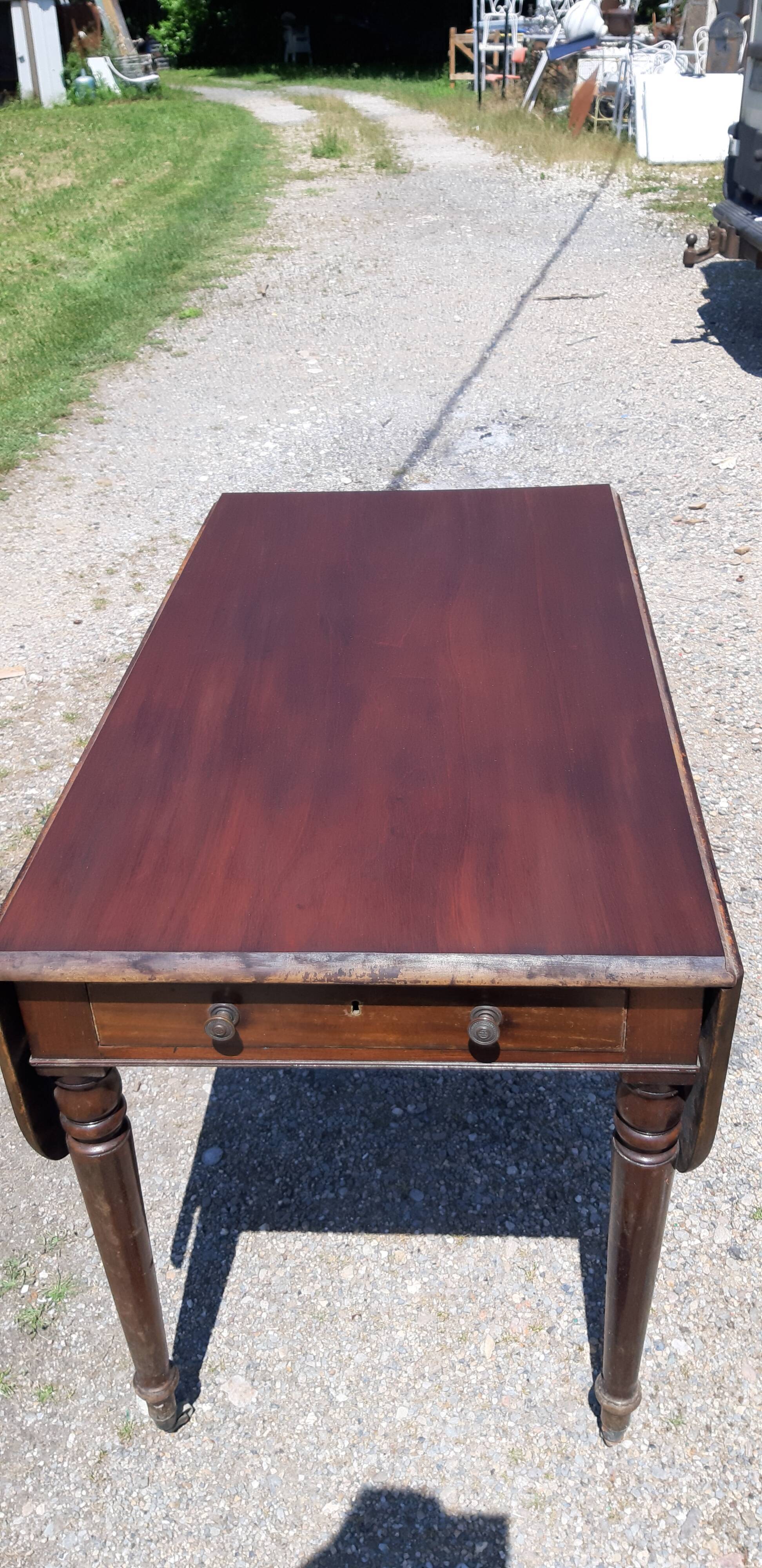 Mahogany shutter table, flaps and 1 drawer
