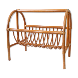 Rattan magazine door