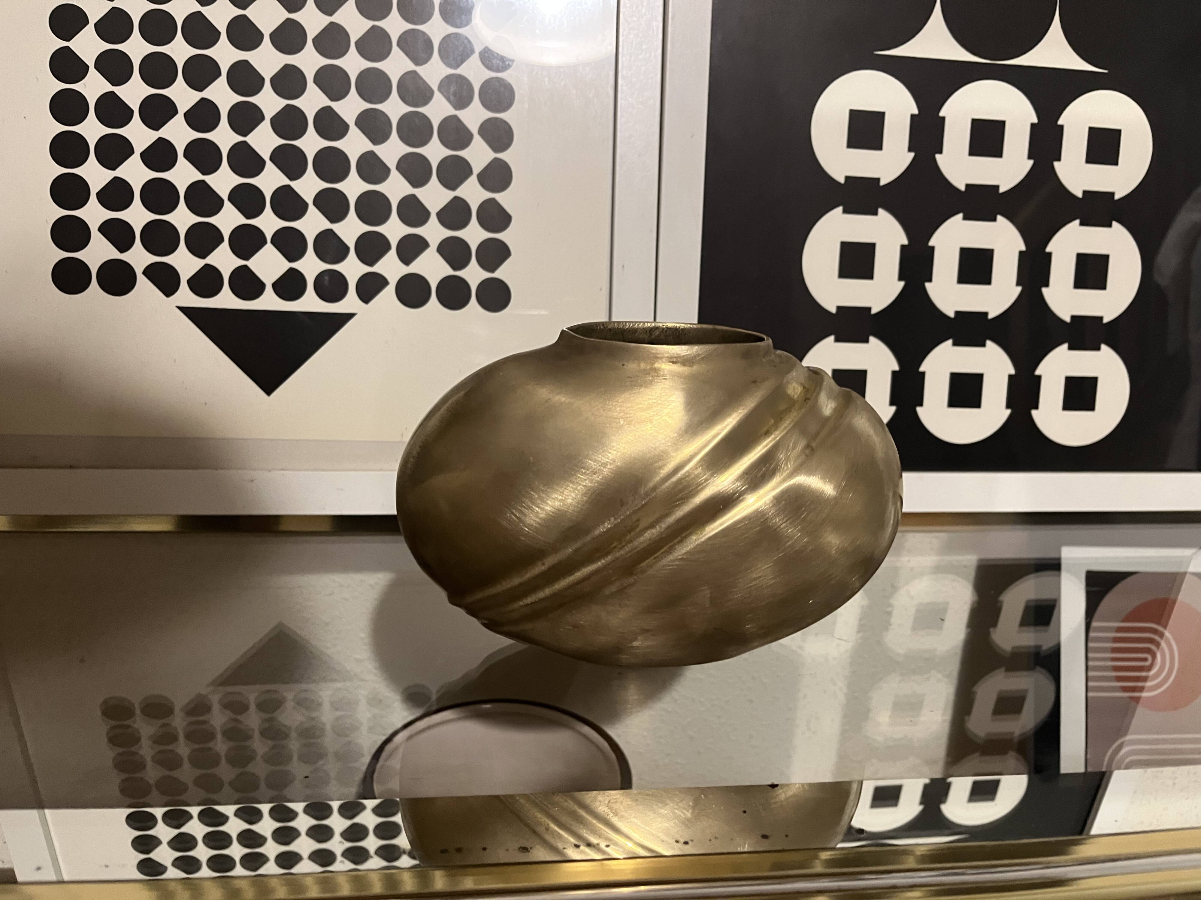 Vase en laiton