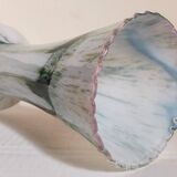 Vase sur pied en opaline et verre soufflé vintage 30 cm