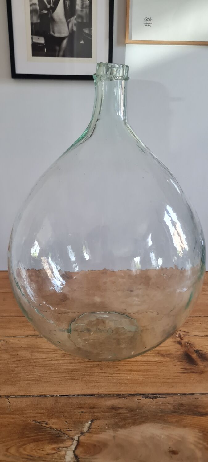 Demijohn in blown glass