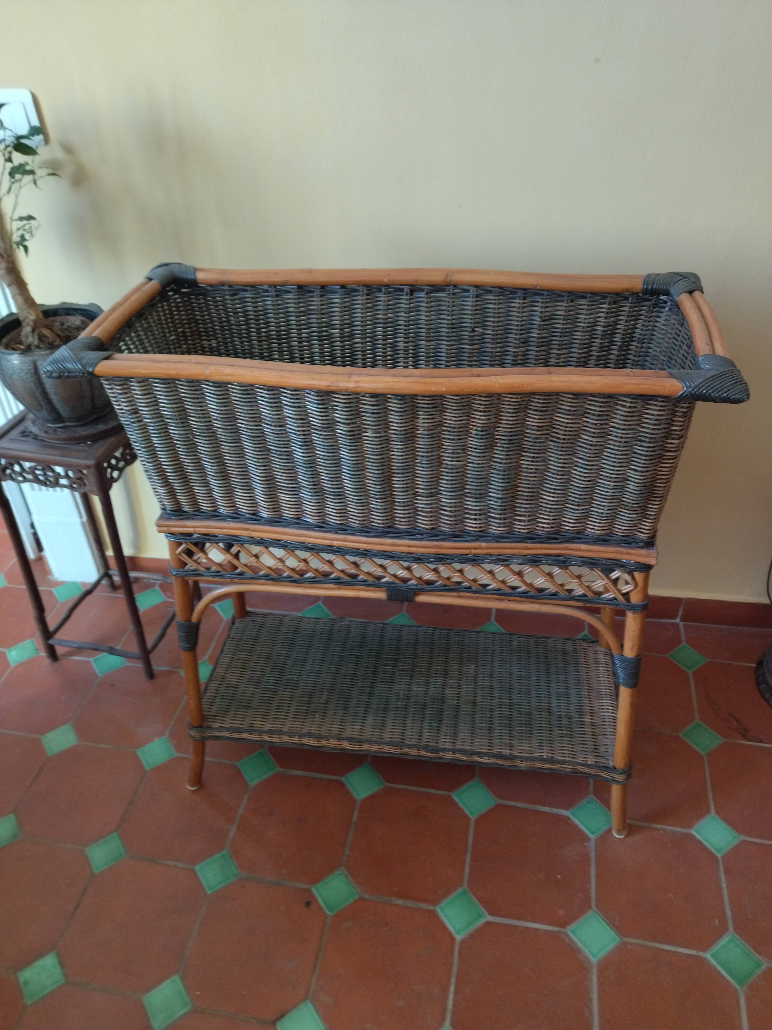 Rattan planter