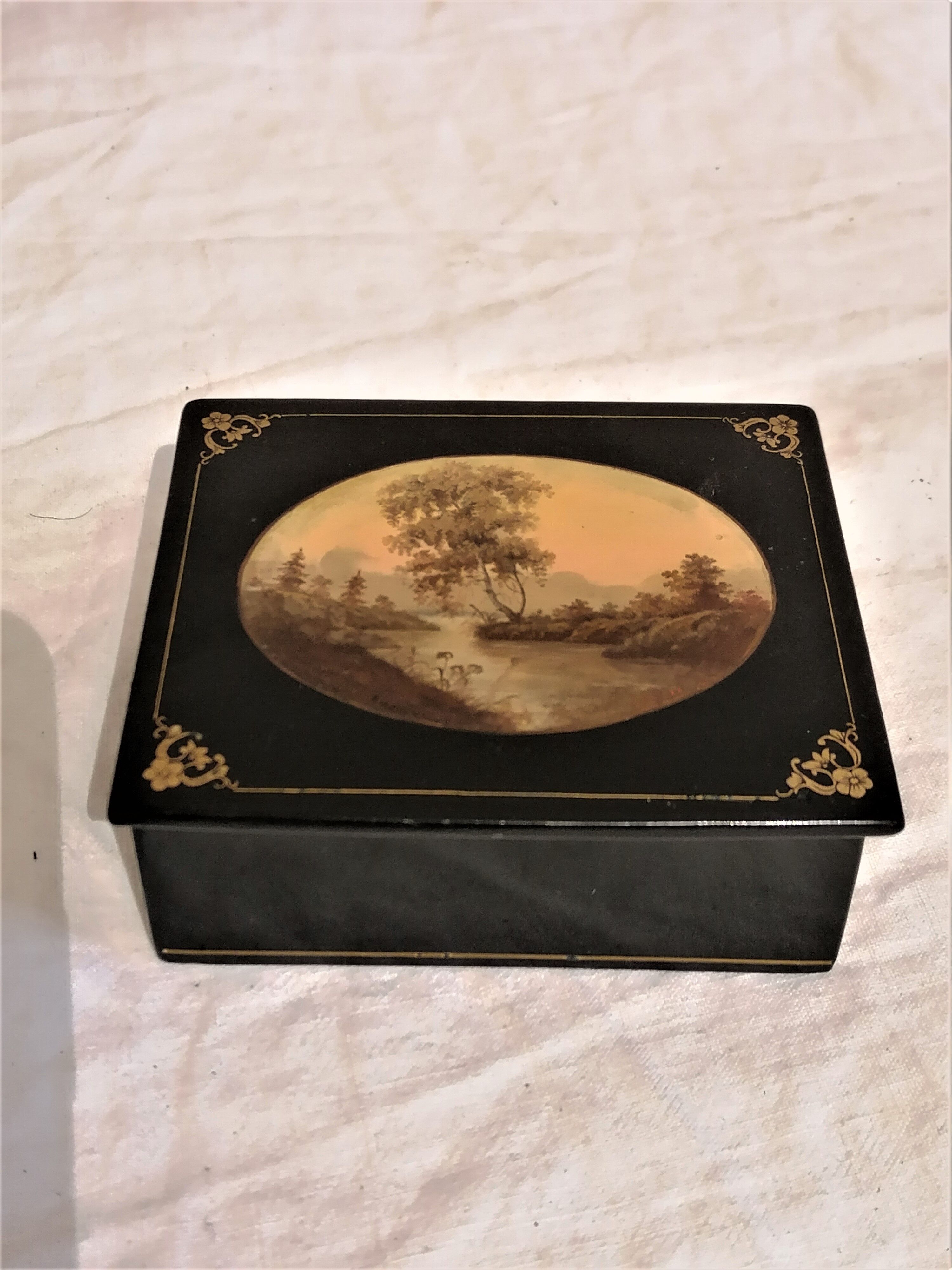 Old box with landscape decoration, School of Fédoskino, Russia