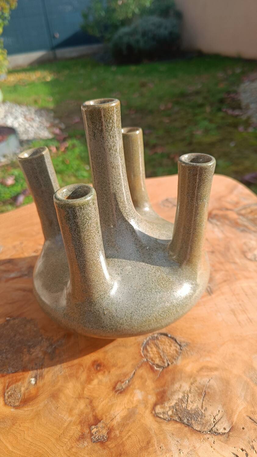 Vallauris single-flower ceramics