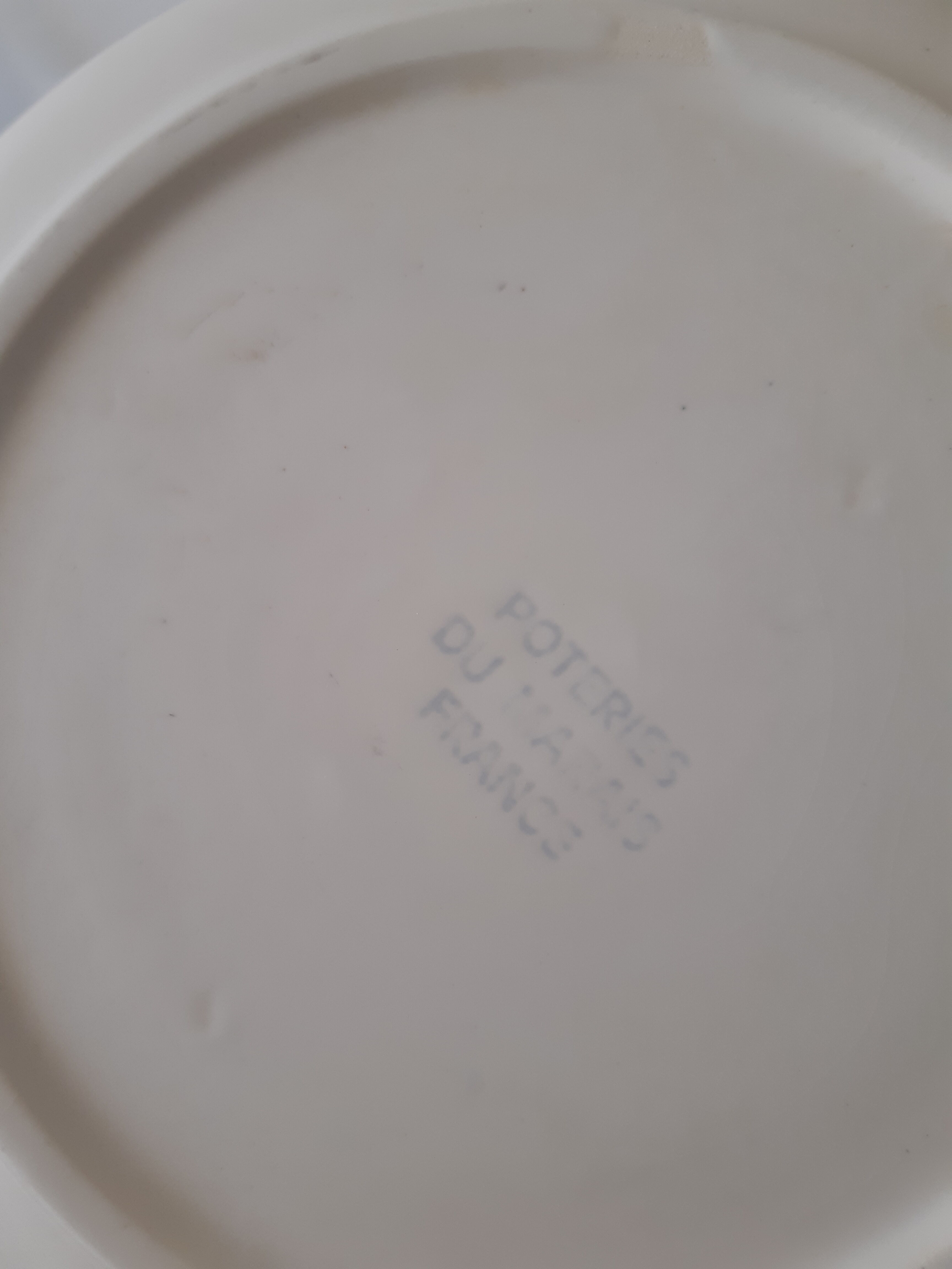 Set of 6 vintage hollow plates