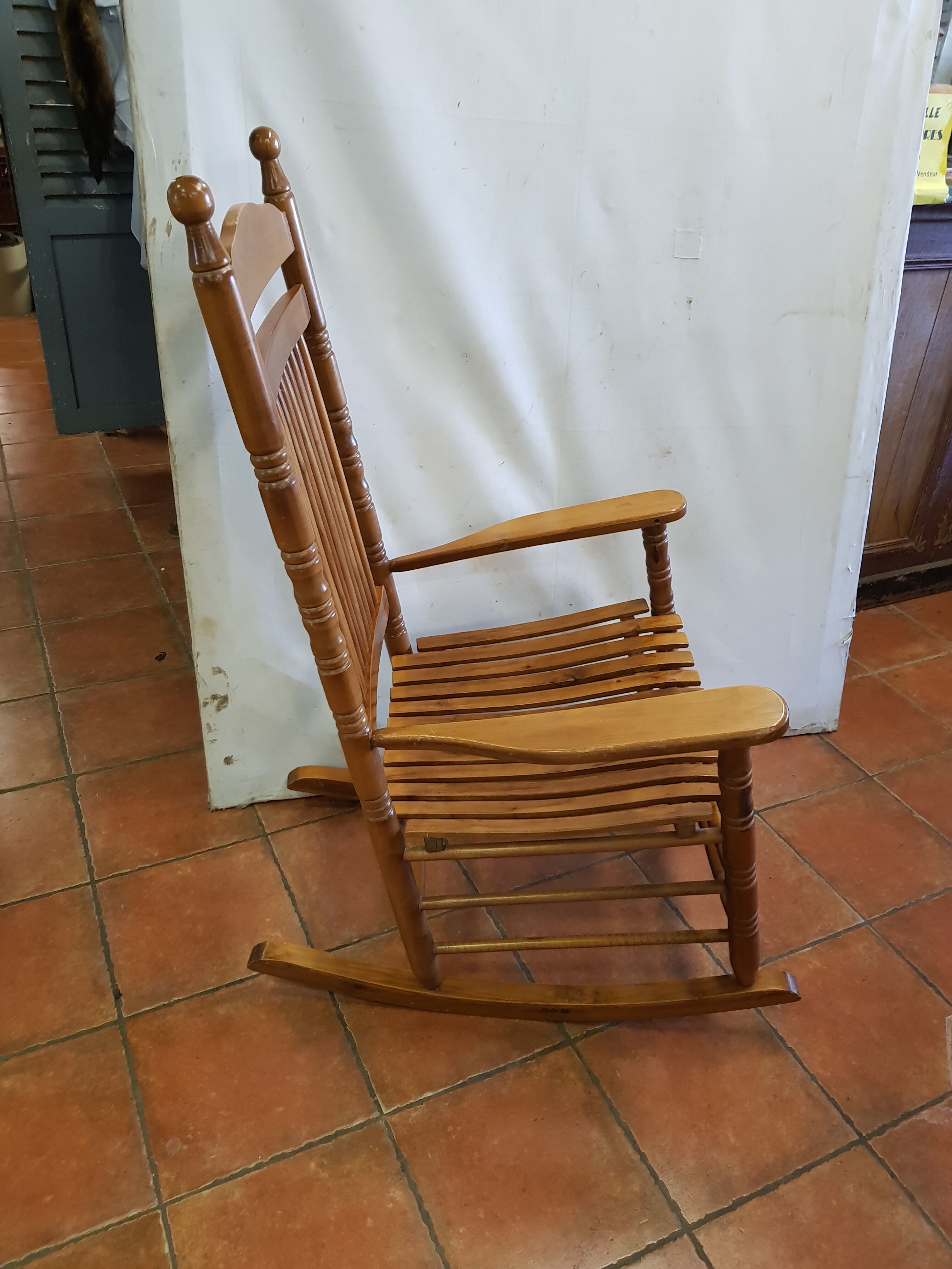 Rocking solid wooden flesh