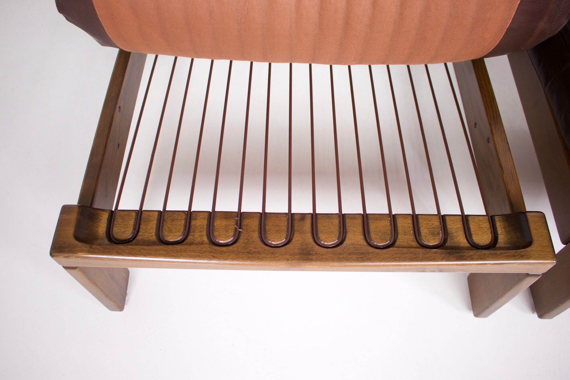 Paire de chauffeuses en cuir 1970