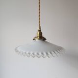 Pendant in serrated opaline