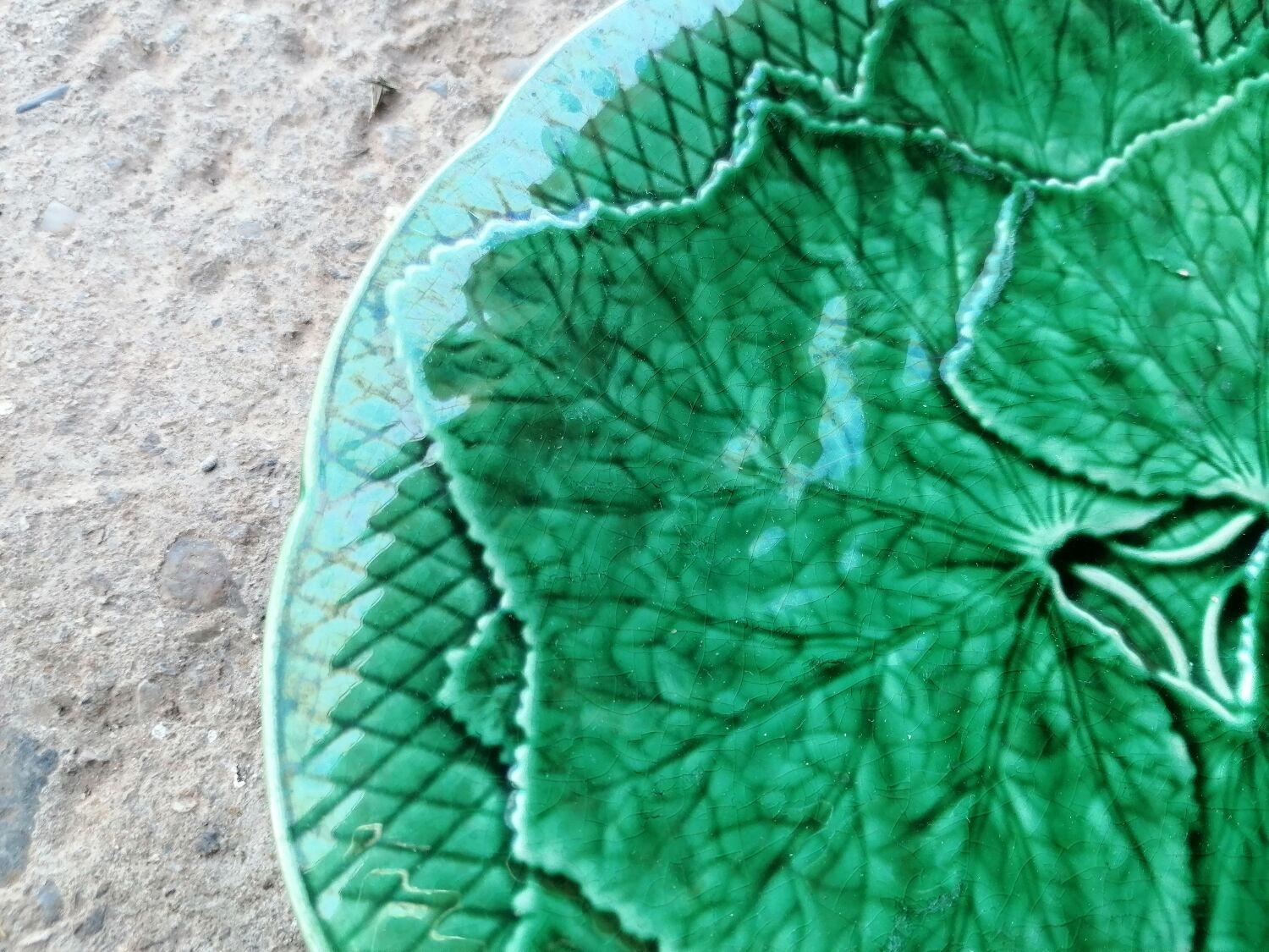 Gien vine leaf dessert plate in Vintage barbotine.