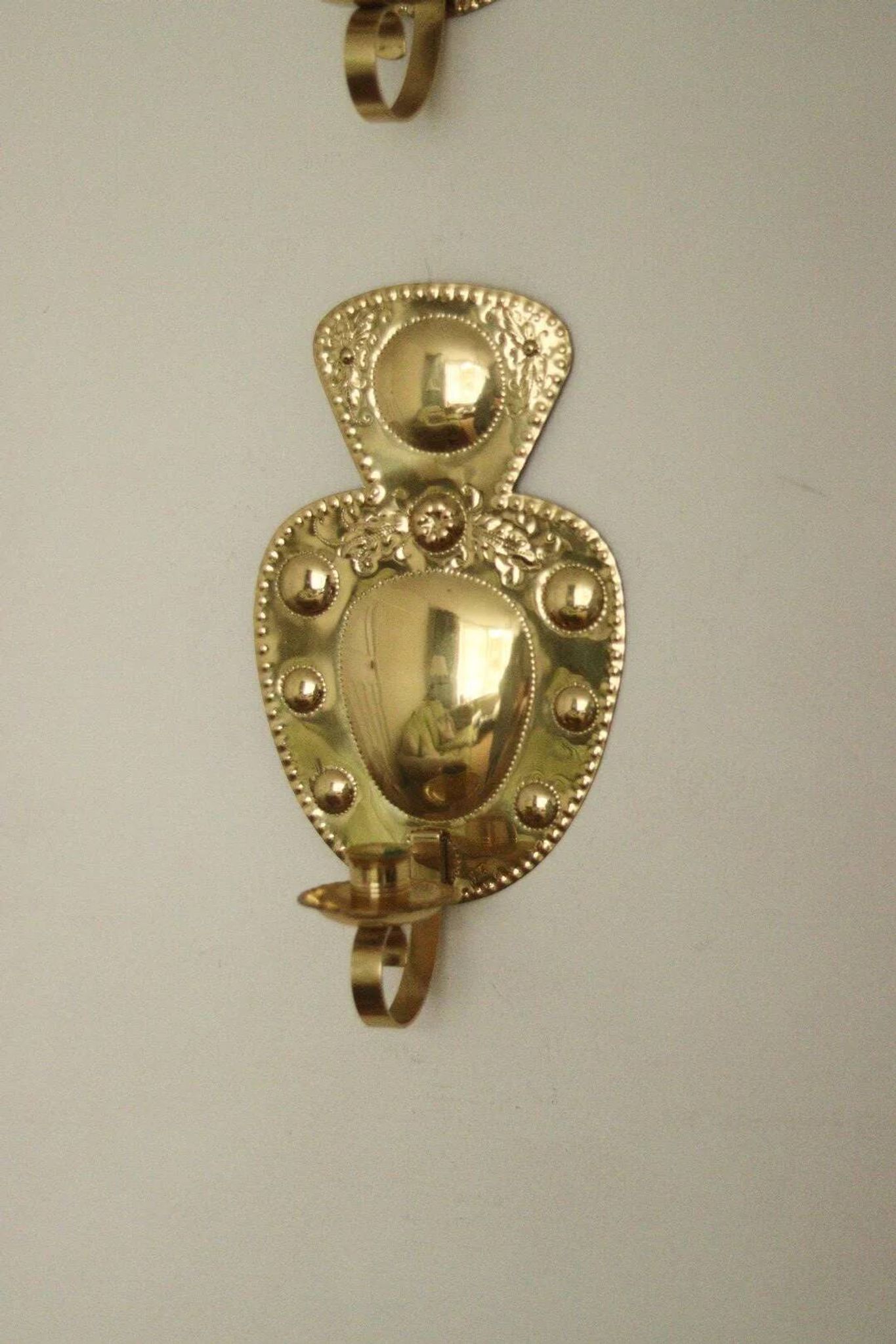 Pair of Swedish brass wall lights from the mid-century by S. Fong.