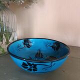 Blue earthenware bowl with floral decoration